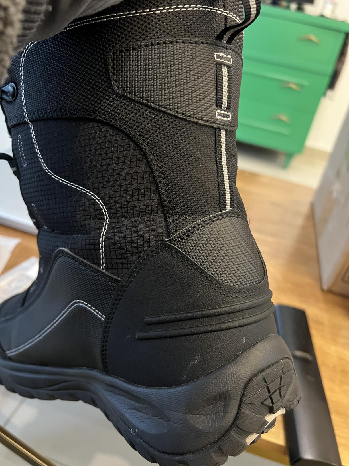 ROCKMARK Men's Winter Snow Boots Outdoor Warm Mid Calf Waterproof Durable Boot Non-Slip Warm Climbing Shoes customer photo 2