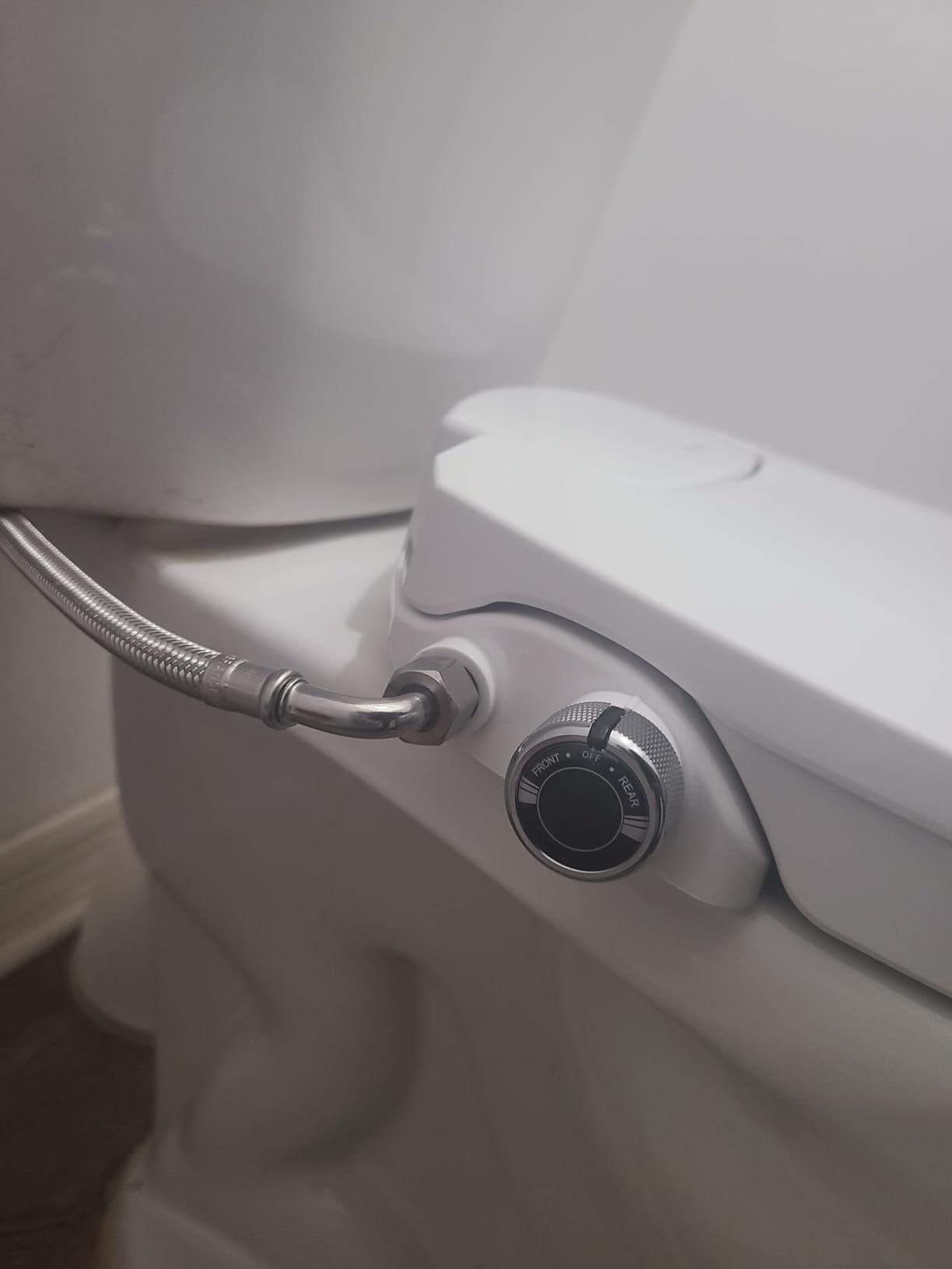 Brondell Bidet Toilet Seat Non-Electric Swash Ecoseat, Fits Elongated Toilets, White - Dual Nozzle System, Ambient Water Temperature - Bidet with Easy Installation customer photo 1