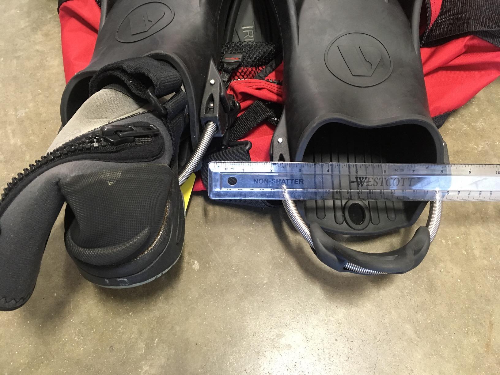 Apeks RK3 Military Rubber Fin with Adjustable Stainless Steel Spring Straps customer photo 1