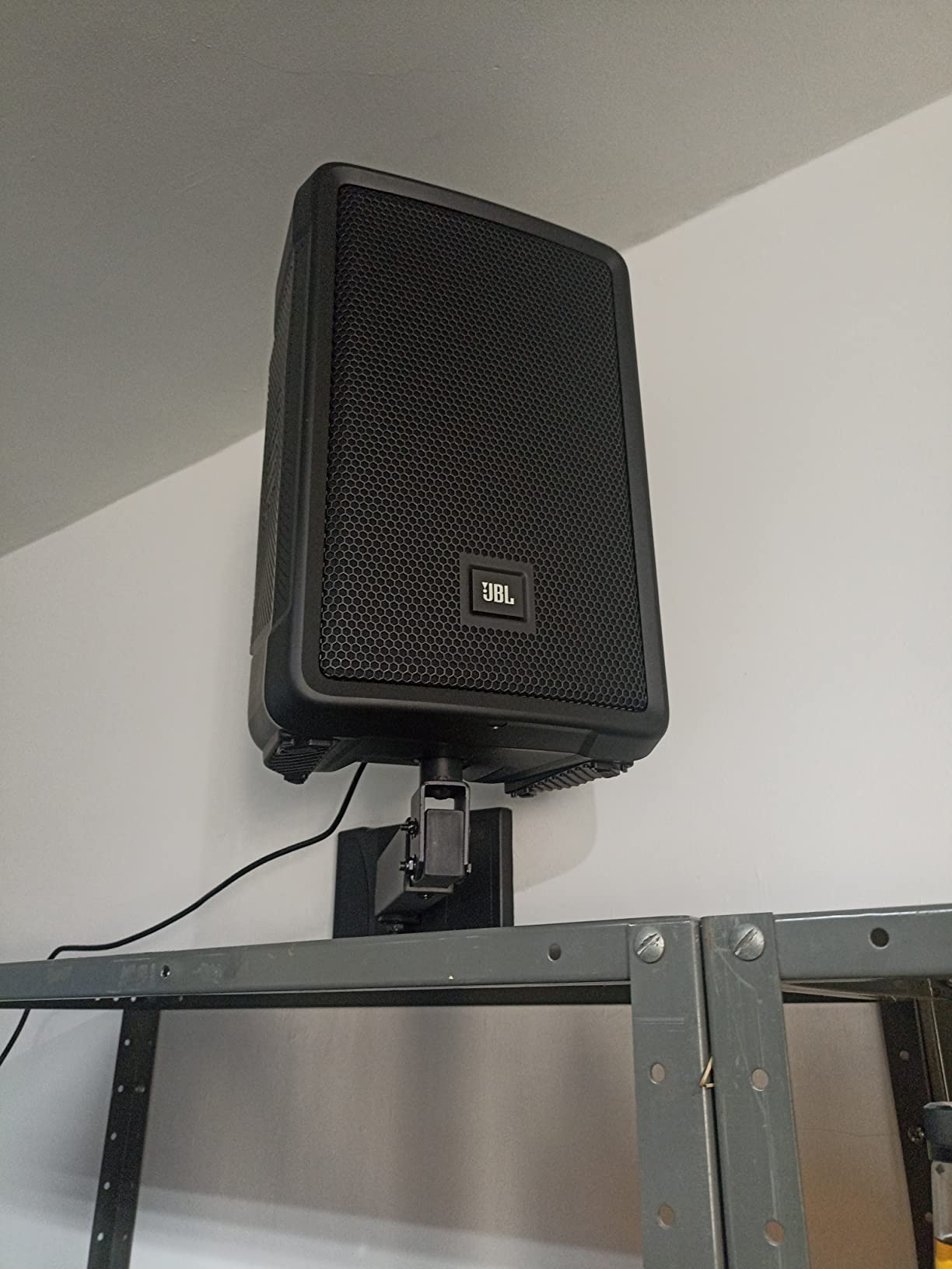 JBL Professional IRX108BT Powered PA Speaker, Portable Loudspeaker with Bluetooth, 8 Inch Woofer, 1300 Watt, Mobile DJ, Musicians, Small Venues customer photo 1