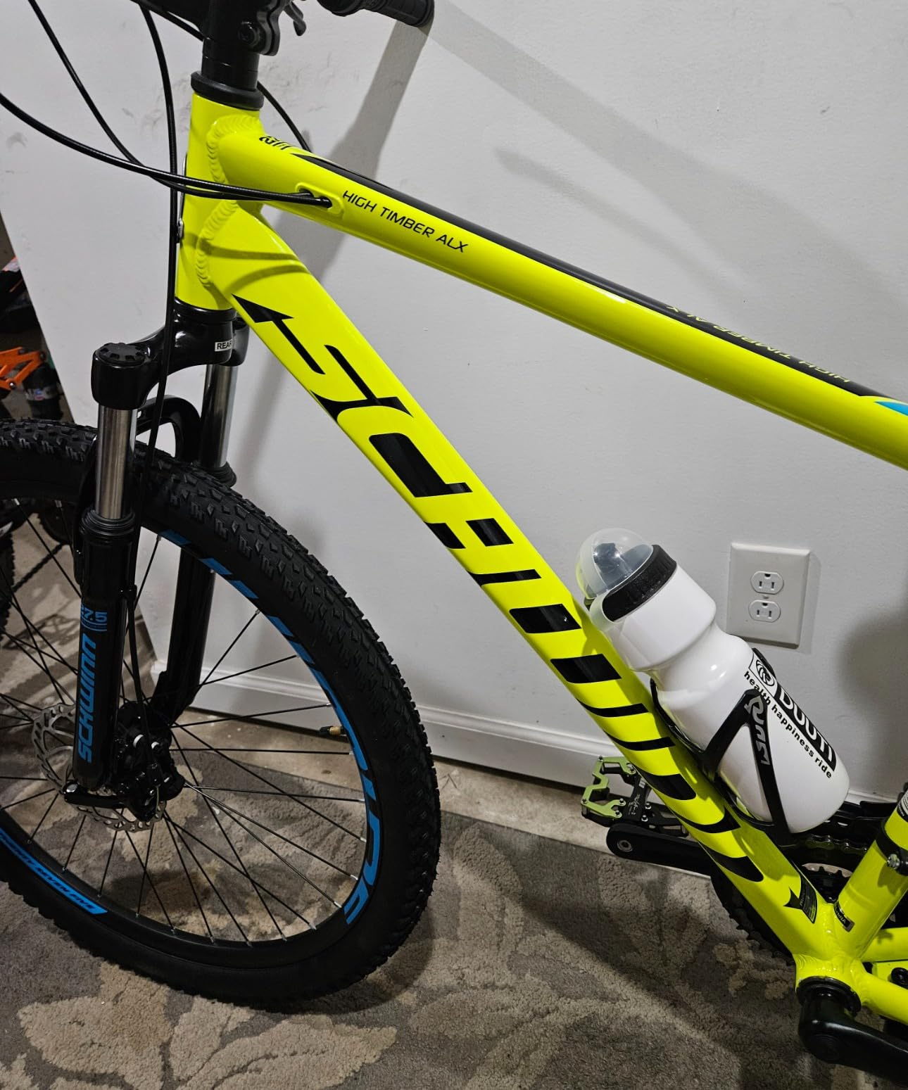 Schwinn High Timber Mountain Bike for Adult Youth Men Women Boys Girls, 24 to 29-Inch Wheels customer photo 1
