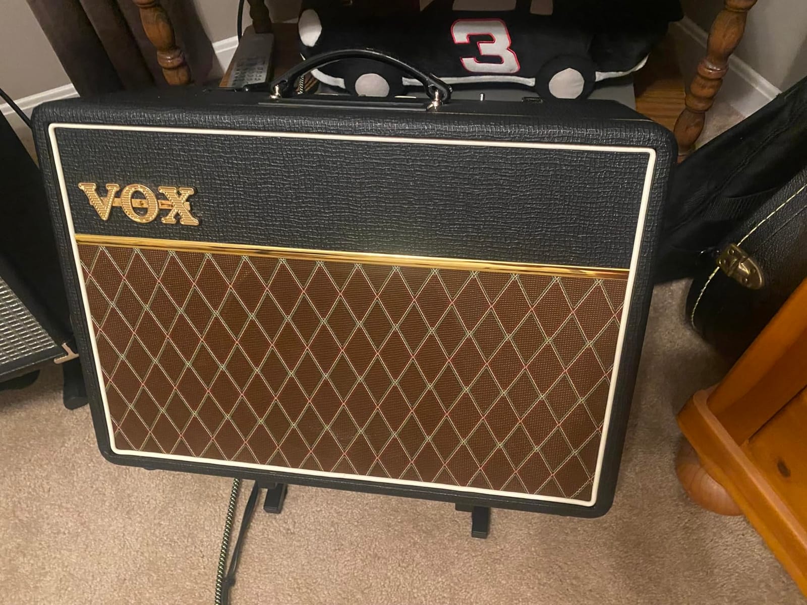 Gator Frameworks Low Profile Guitar Combo Amp Stand, Fully Collapsible (GFWGTRAMP100) customer photo 1