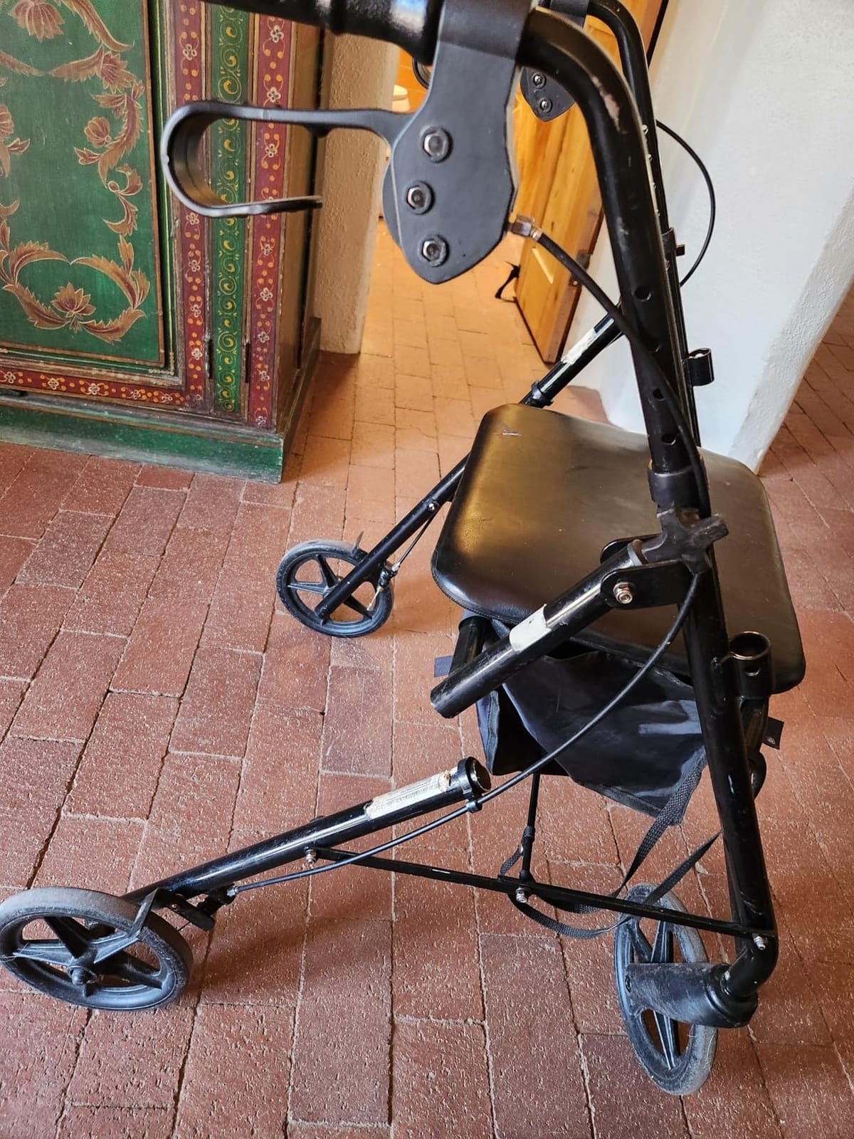 Medline Aluminum Rollator Walker, Burgundy, 300 lb. Weight Capacity, 8