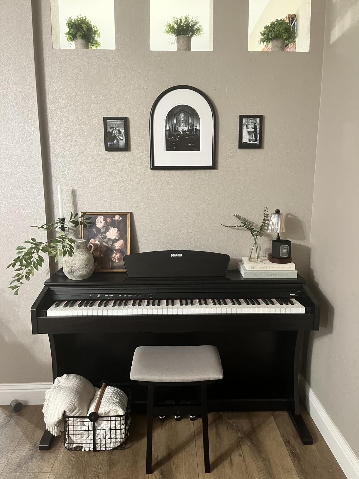 Donner DDP-300 Digital Piano with 88 Graded Hammer Action Weighted Keys, Record, Bluetooth, 10 Voices, 4 Reverb, Speakers, Professional Full Size Key Keyboard Electric Dark Rose customer photo 1