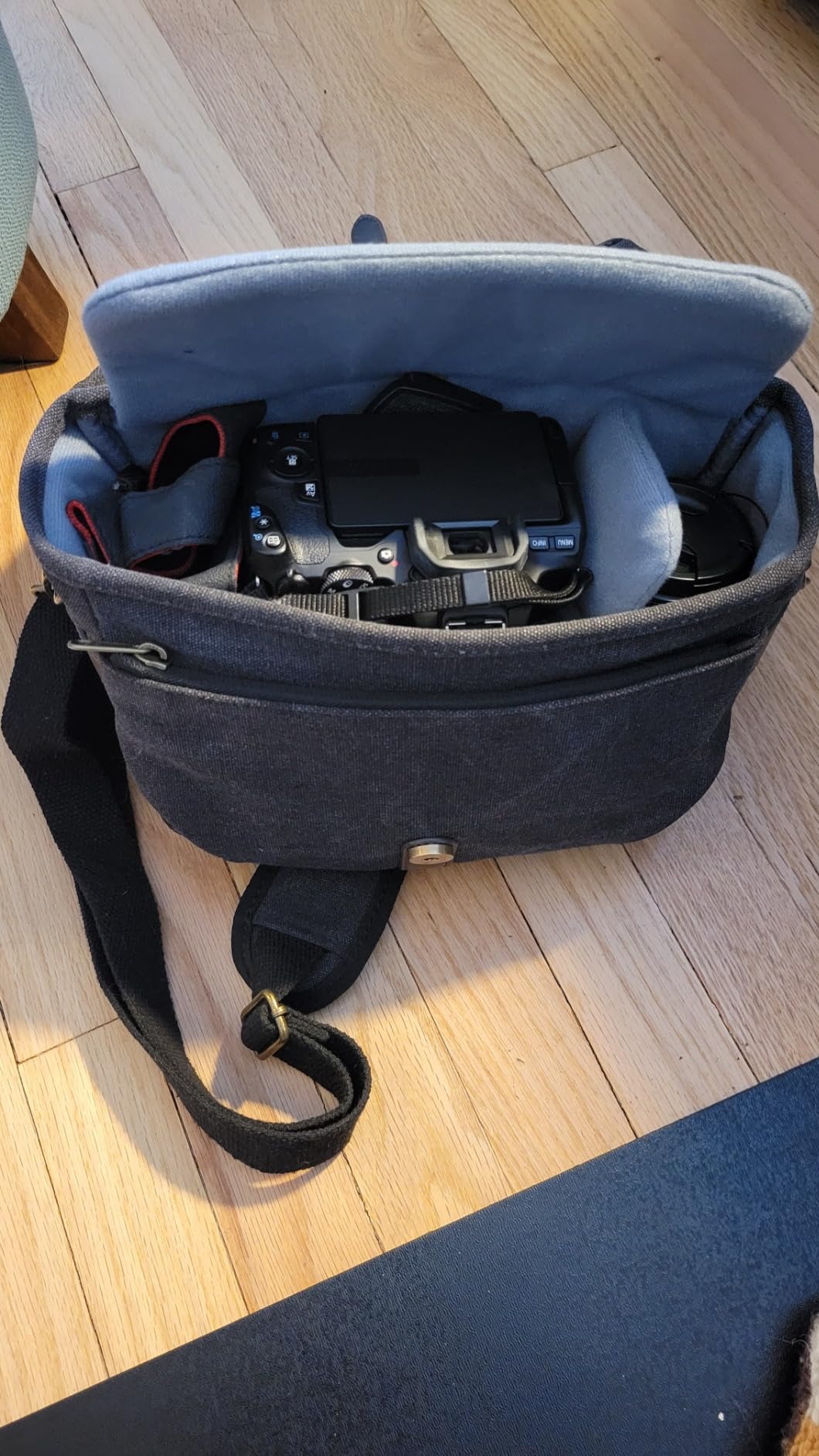 BAGSMART Canvas Crossbody Camera Bag with Rain Cover for Women Men, Khaki | SLR DSLR Camera Case, Compact Camera Shoulder Bag customer photo 1