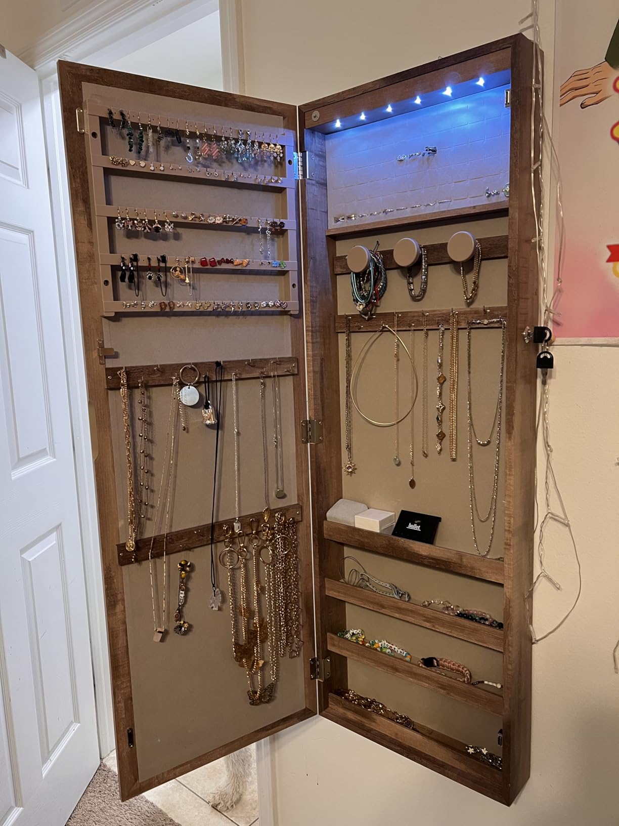 Nicetree 6 LEDs Mirror Jewelry Cabinet, Door/Wall Mounted Jewelry Armoire with Full Length Mirror, Lockable Jewelry Organizer with Storage,Large Capacity, Rustic Brown customer photo 1