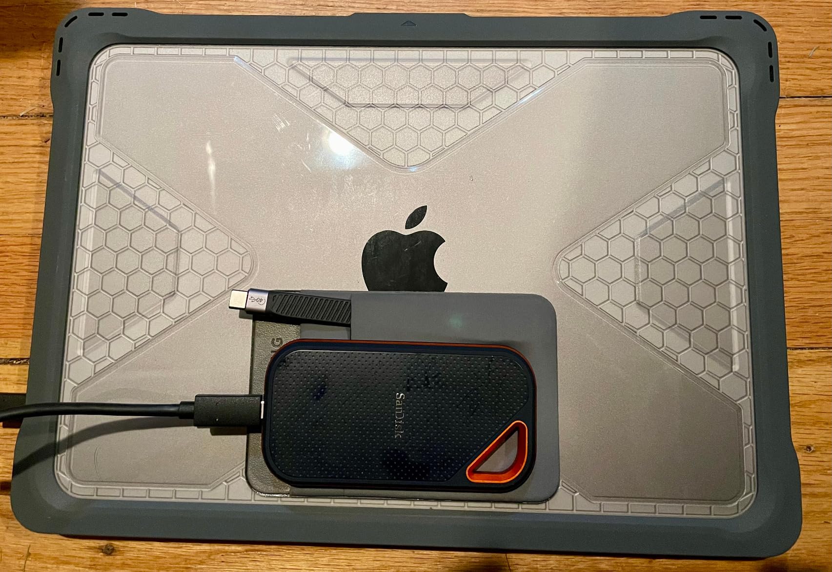 SANDISK 2TB Extreme PRO Portable SSD - Up to 2000MB/s - USB-C, USB 3.2 Gen 2x2, IP65 Water and Dust Resistance, Updated Firmware - External Solid State Drive - SDSSDE81-2T00-G25 customer photo 2