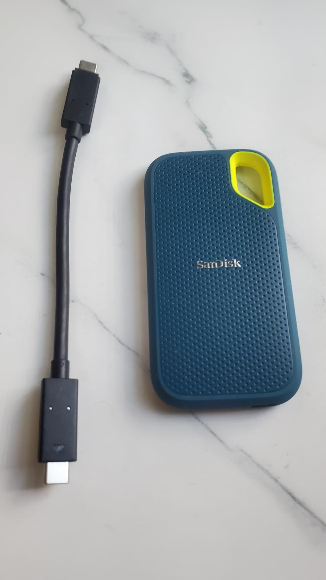 SANDISK 2TB Extreme Portable SSD (Old Model) - Up to 1050MB/s, USB-C, USB 3.2 Gen 2, IP65 Water and Dust Resistance, Updated Firmware - External Solid State Drive - SDSSDE61-2T00-G25 customer photo 2