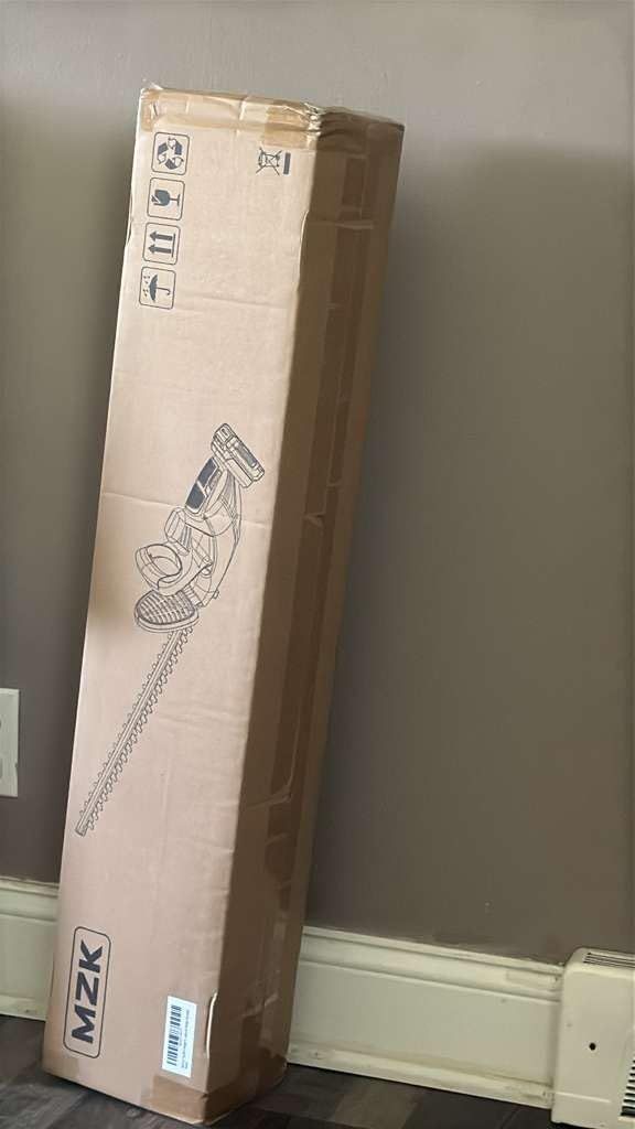 MZK 20V Cordless Hedge Trimmer, Bush & Shrub Cutter, 22-Inch Blade customer photo 2
