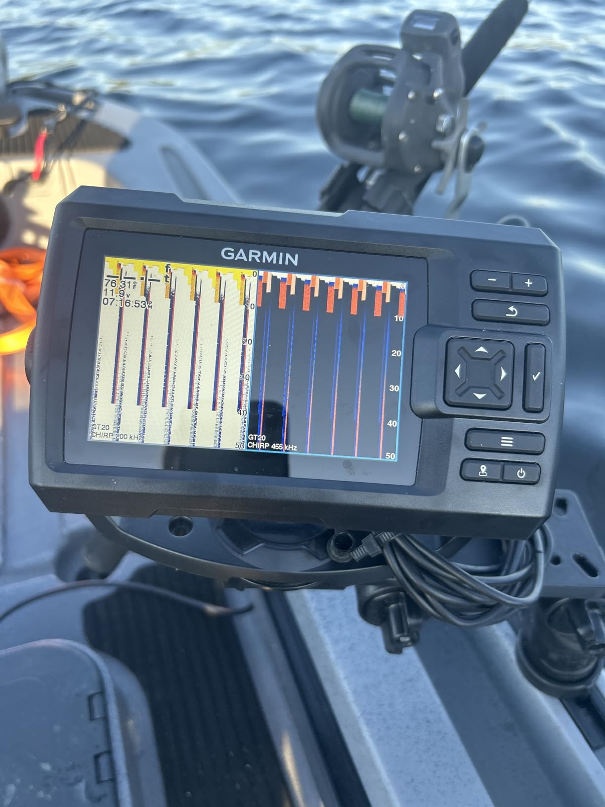 Garmin Striker Vivid 5cv, Easy-to-Use 5-inch Color Fishfinder and Sonar Transducer, Vivid Scanning Sonar Color Palettes customer photo 1