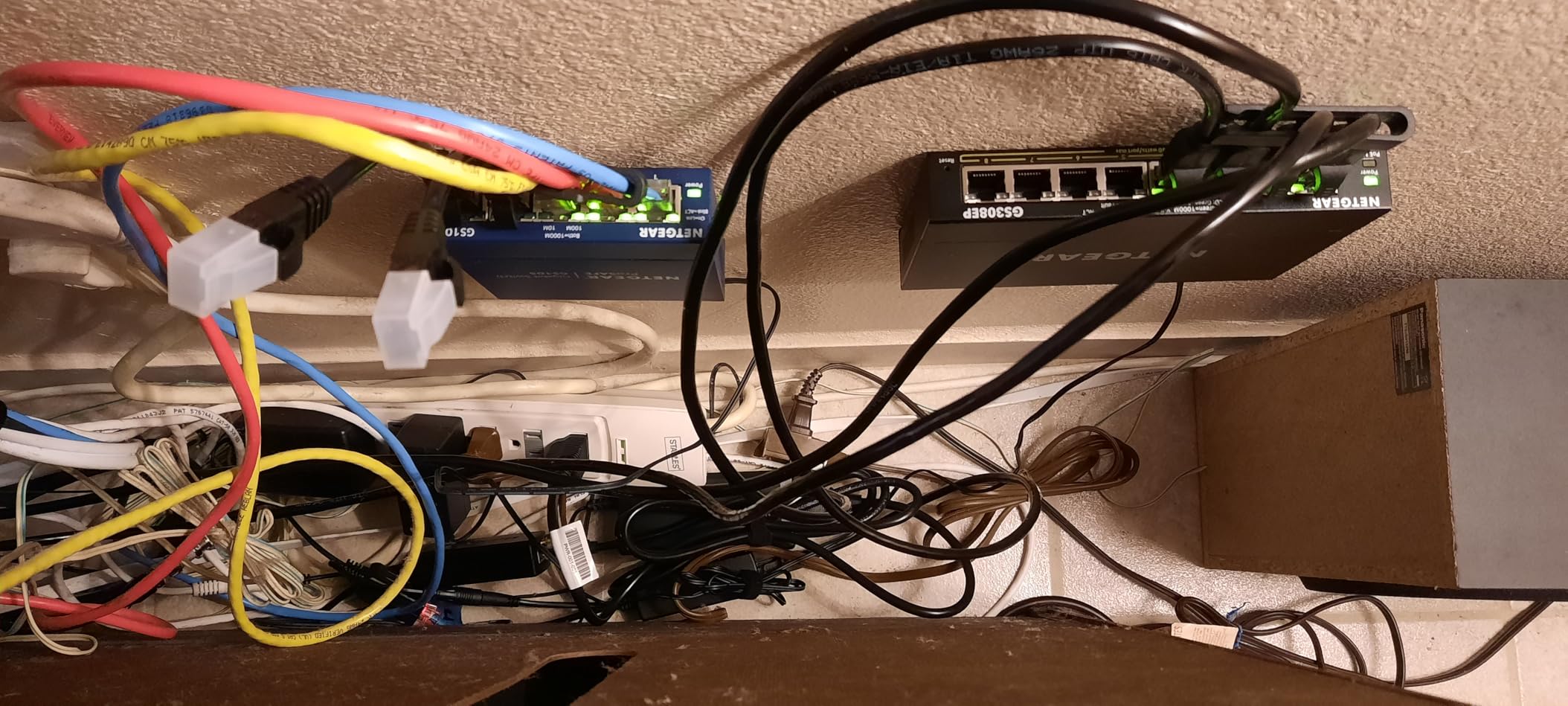 NETGEAR 8 Port PoE Gigabit Ethernet Easy Smart Managed Essentials Switch (GS308EP) | with 8 x PoE+ @ 62W, Desktop or Wall Mount customer photo 2