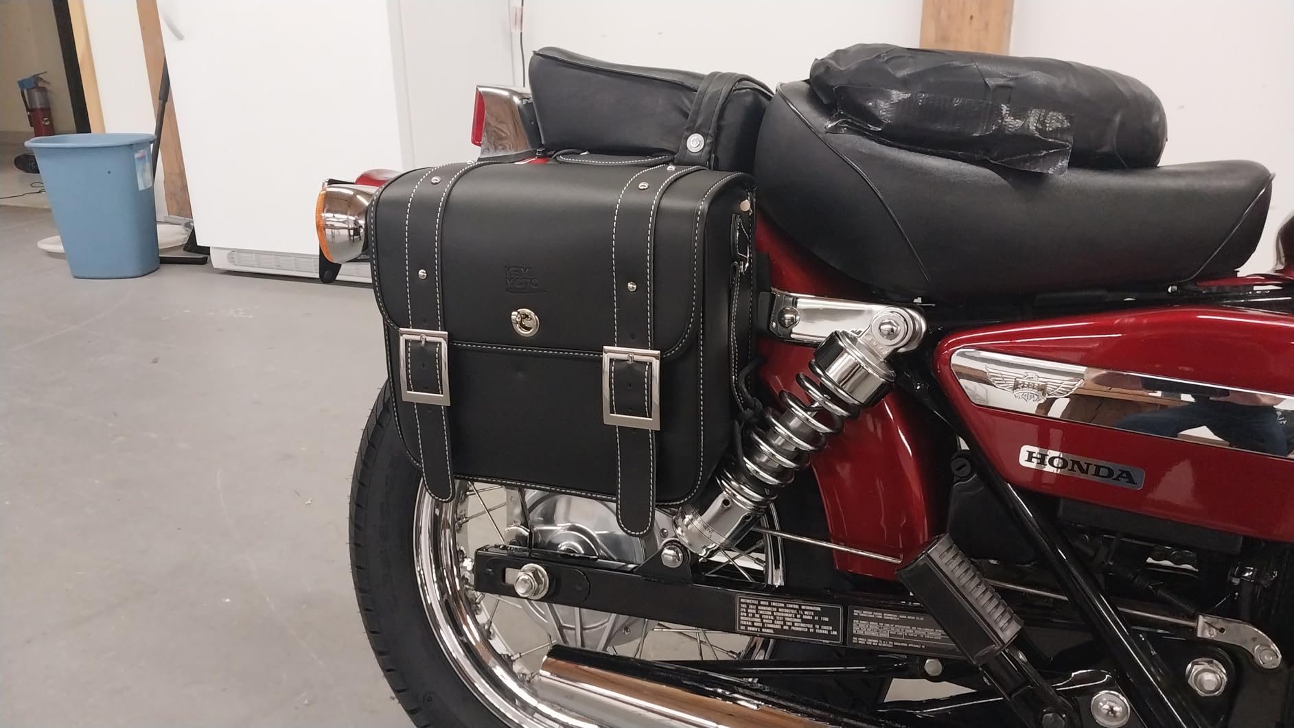 KEMIMOTO PU Leather 20L Motorcycle Saddlebags with Cup Holder Throw Over | Fit for Sportster Softail Dyna Rebel Shadow Cruiser customer photo 2