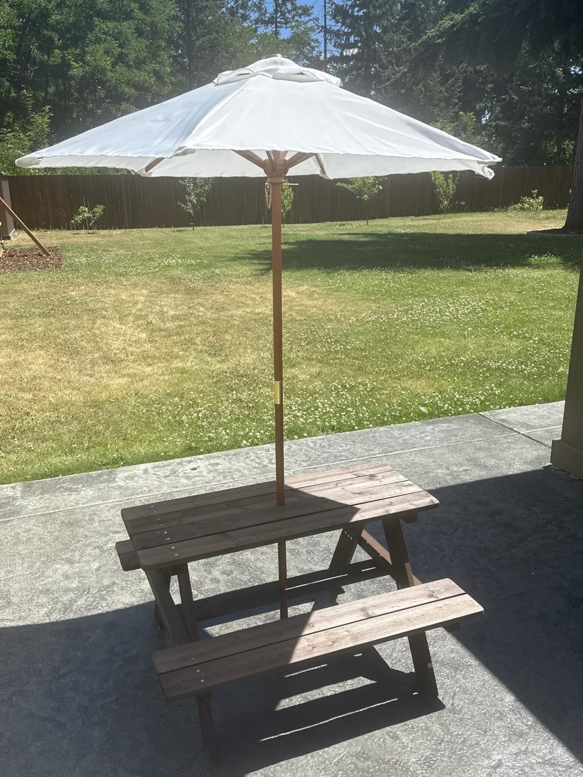 HONEY JOY Kids Picnic Table, Outdoor Wooden Bench Set w/Removable Umbrella, Children Backyard Furniture for Patio Garden, Toddler Picnic Table for Outdoors, Gift for Boys Girls, Walnut customer photo 2