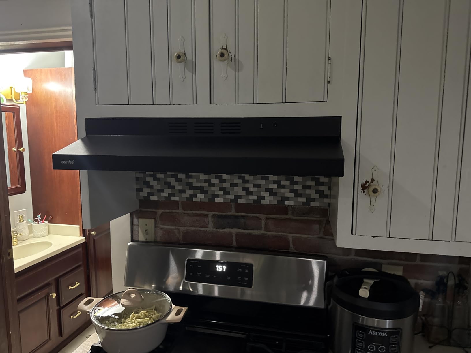 COMFEE' Range Hood 30 Inch Under Cabinet 200 CFM Ducted/Ductless customer photo 1