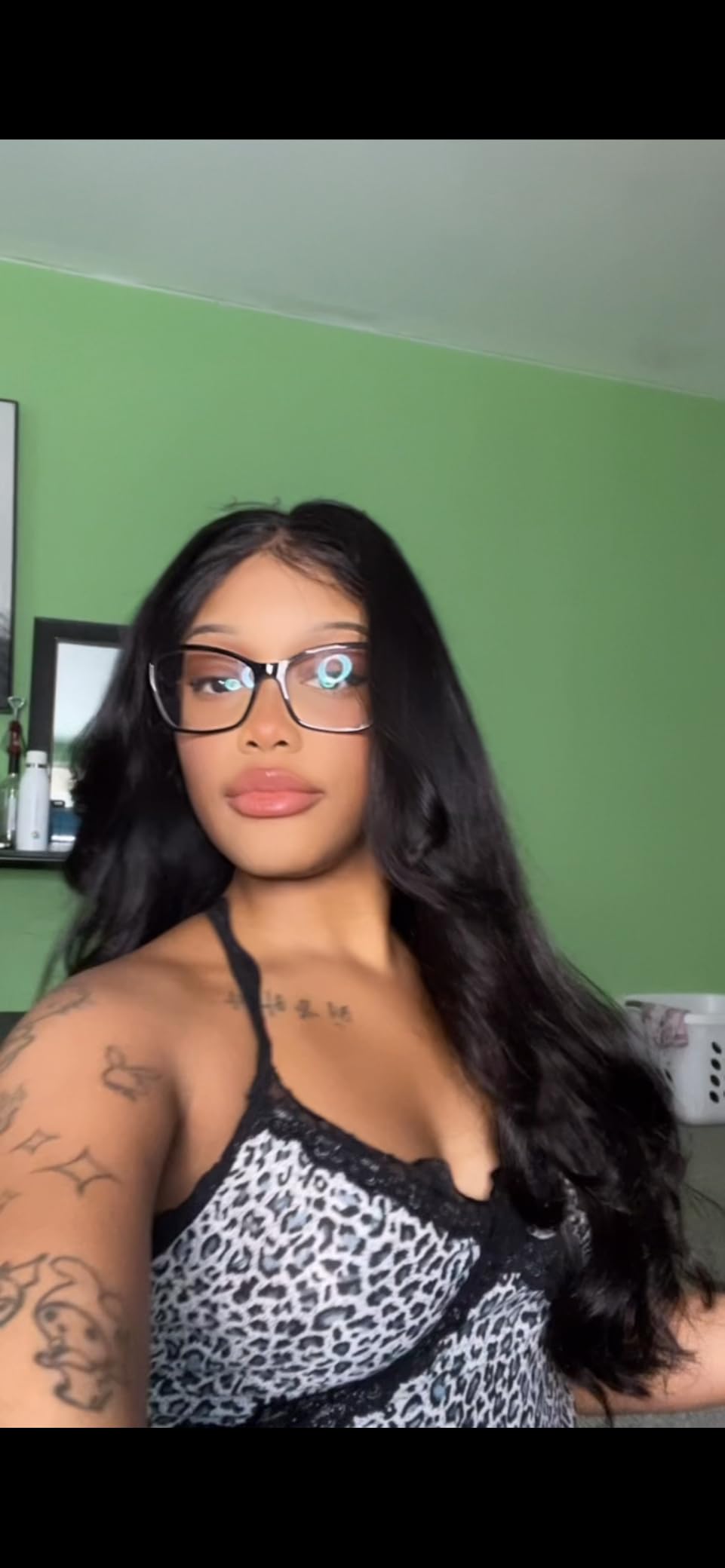 Wingirl 13x6 Body Wave Lace Front Wigs Human Hair Pre plucked Pre bleached Small Knots With Baby Hair 200 Density Glueless Human Hair Wigs For Women 28Inch HD Lace Frontal Wig With Soft customer photo 2