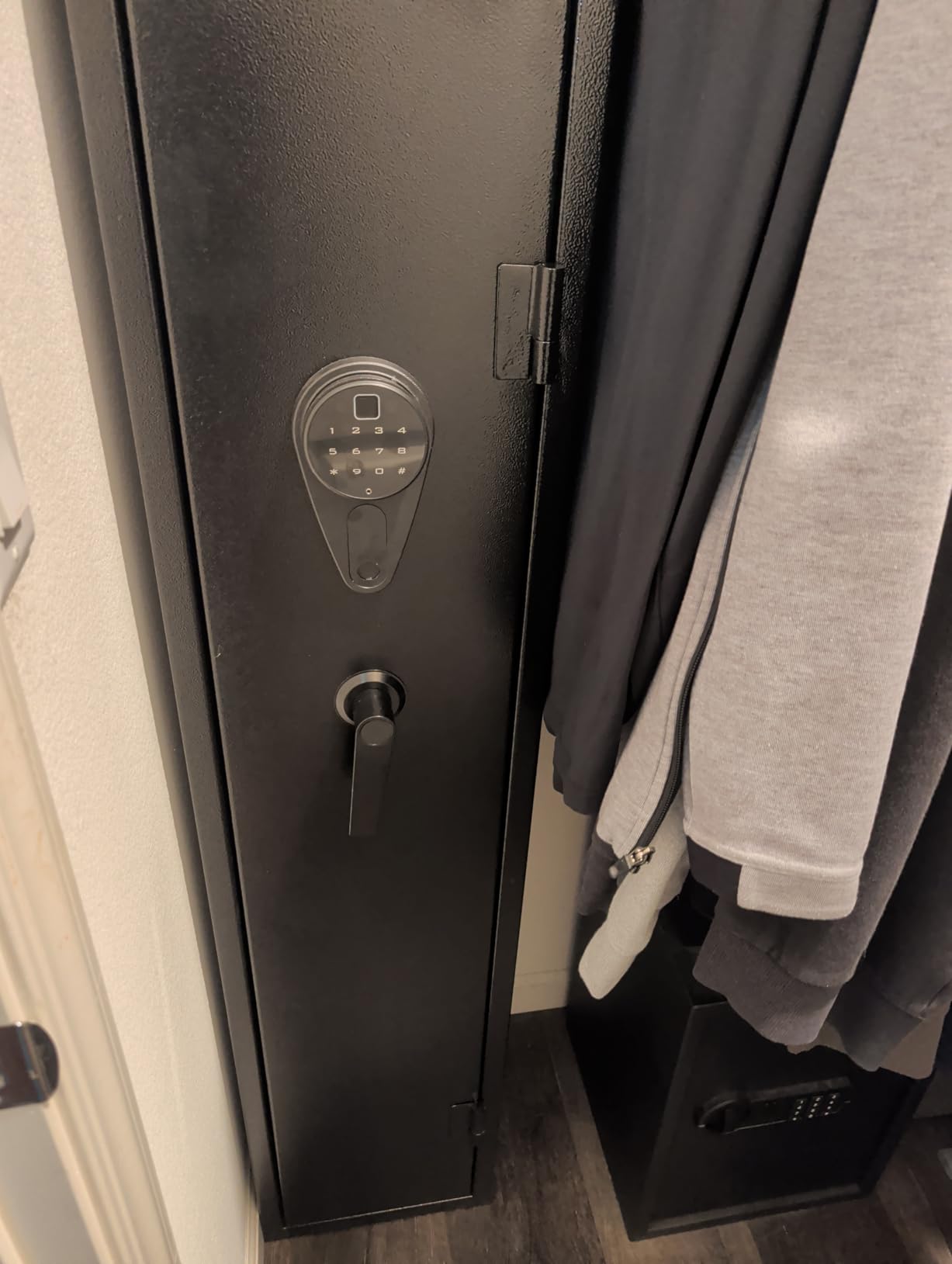 Kaer 4-5 Biometric Gun Safe, Gun Safe for Rifles and Pistols, Long Rifle Safe for Home, Gun Cabinet for Shotguns with Fingerprint, Digital Keypad, No Assembly Needed customer photo 1