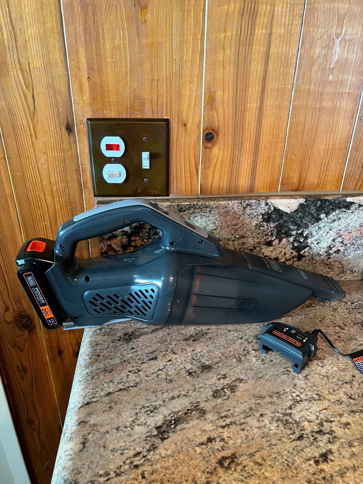 BLACK+DECKER 20V dustbuster Small Vacuum Cleaner Portable Vacuum Hand Held Cordless for Home and Car, Includes Rechargeable Battery (BCHV001C1) customer photo 1
