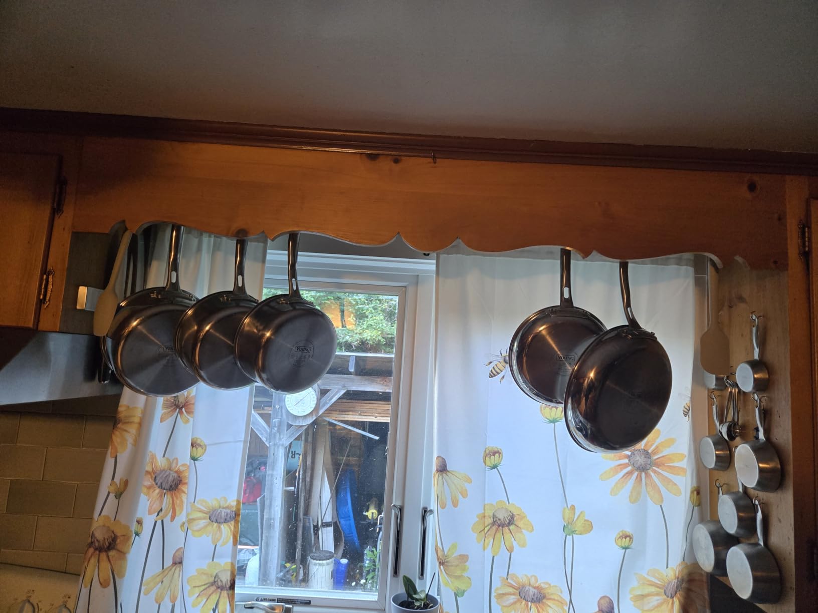 ROTHLEY Hanging Pot Rack Hanger: 39.4 Inch Stainless Steel Pot and Pan Hanger Pot Rack Wall Mounted Hanging Pots and Pans Rack Pot Hangers for Kitchen Utensil Rail with Hooks (Matt Black) customer photo 1