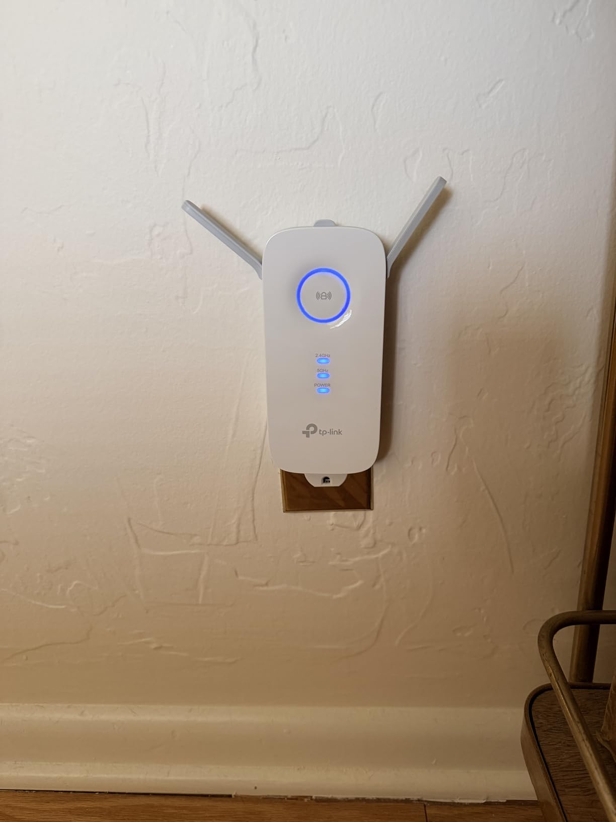 TP-Link AX3000 WiFi 6 Range Extender Internet Booster(RE700X), Dual Band, AP Mode w/Gigabit Port, OFDMA, Beamforming, APP Setup, OneMesh Compatible customer photo 1