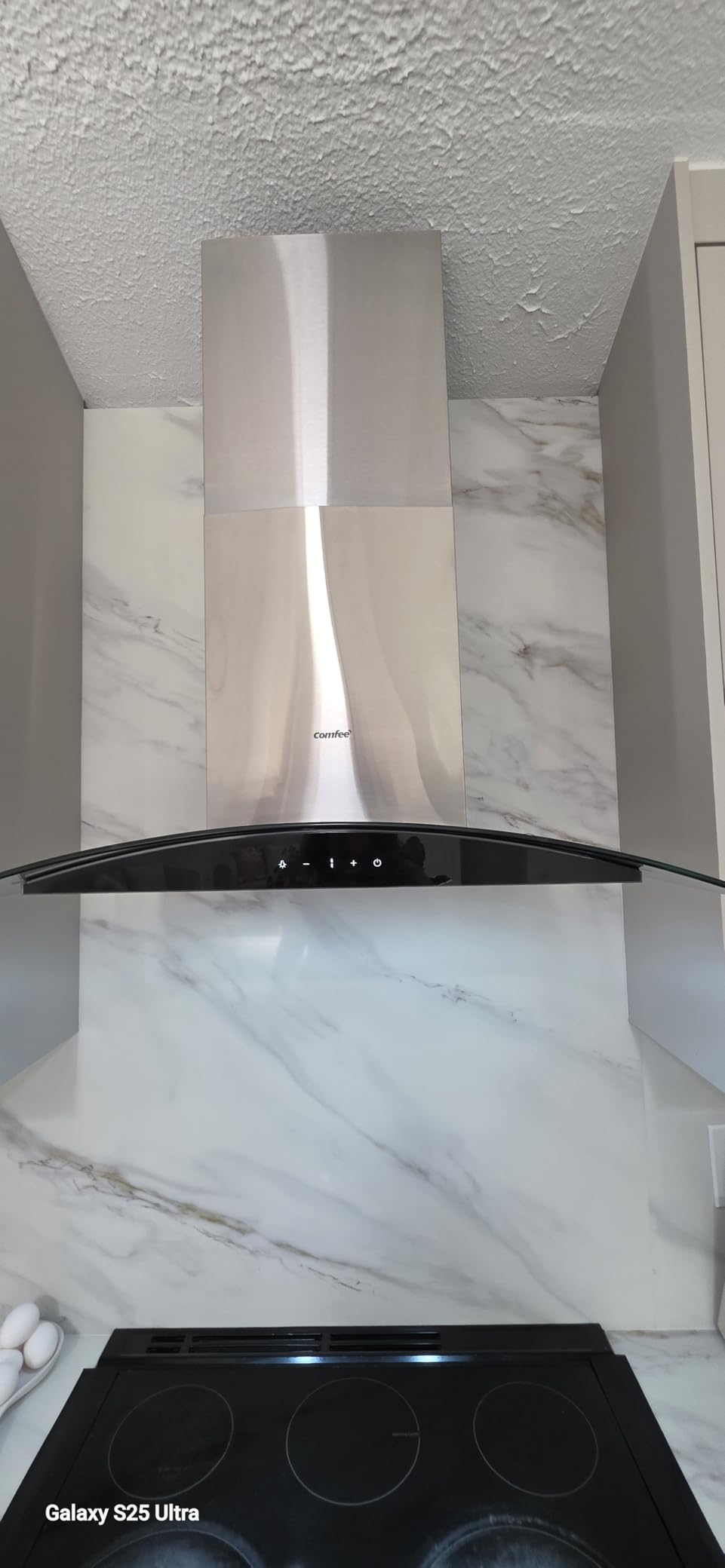 COMFEE' 30 Inch Wall Mount Range Hood, 450 CFM Ductless/Ducted Convertible | 3-Speed Gesture Sensing & Touch Control Stainless Steel Kitchen Range Hood with Baffle Filters, 2 LED Lights customer photo 1