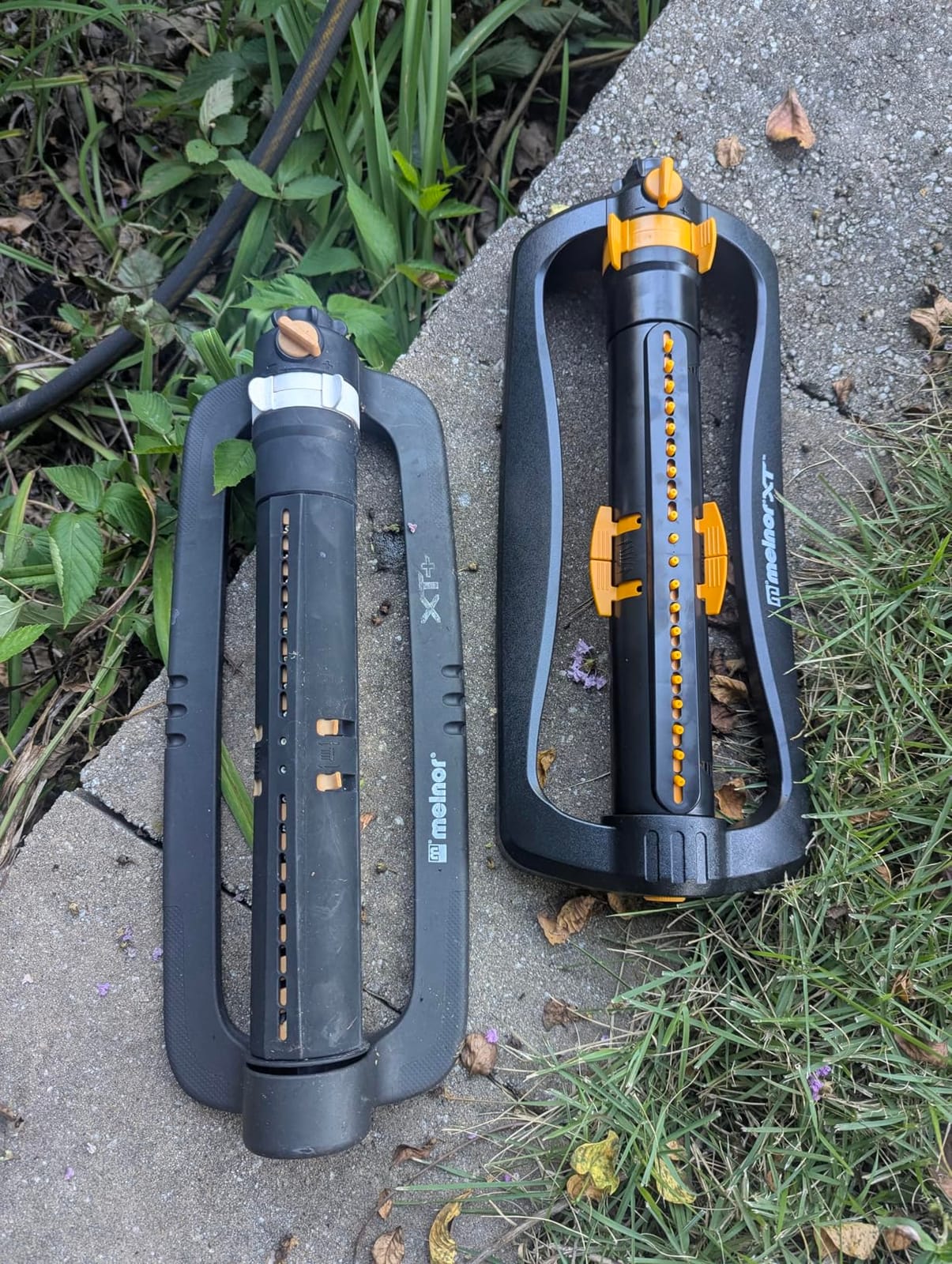 Melnor XT Oscillating Sprinkler, 4500 Sq Ft: Flow, Width & Range Adjust customer photo 2