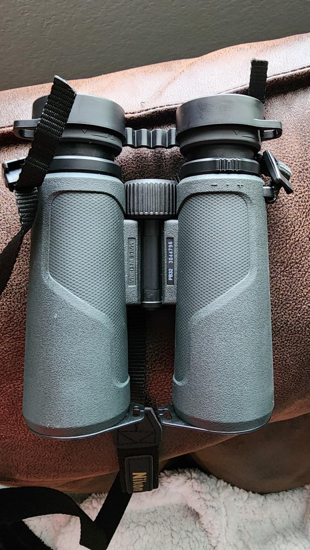 Nikon PROSTAFF P3 10x42 Binocular | Waterproof, fogproof, Rubber-Armored Full-Size Binocular, Wide Field of View & Long Eye Relief | Official Nikon USA Model | 10x/42mm, 9.8 Ft Close Focus, 367 Ft FOV at 1000 Yd, 15.7mm Eye Relief, 20.6 Oz customer photo 2