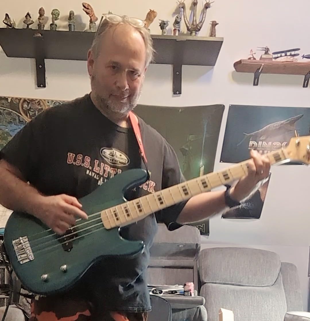GLARRY GP Series Full Size Electric Bass Guitar 4 String Beginner Kit Canadian Maple Fingerboard with Cable, Strap, Bag and Accessories (White) customer photo 2