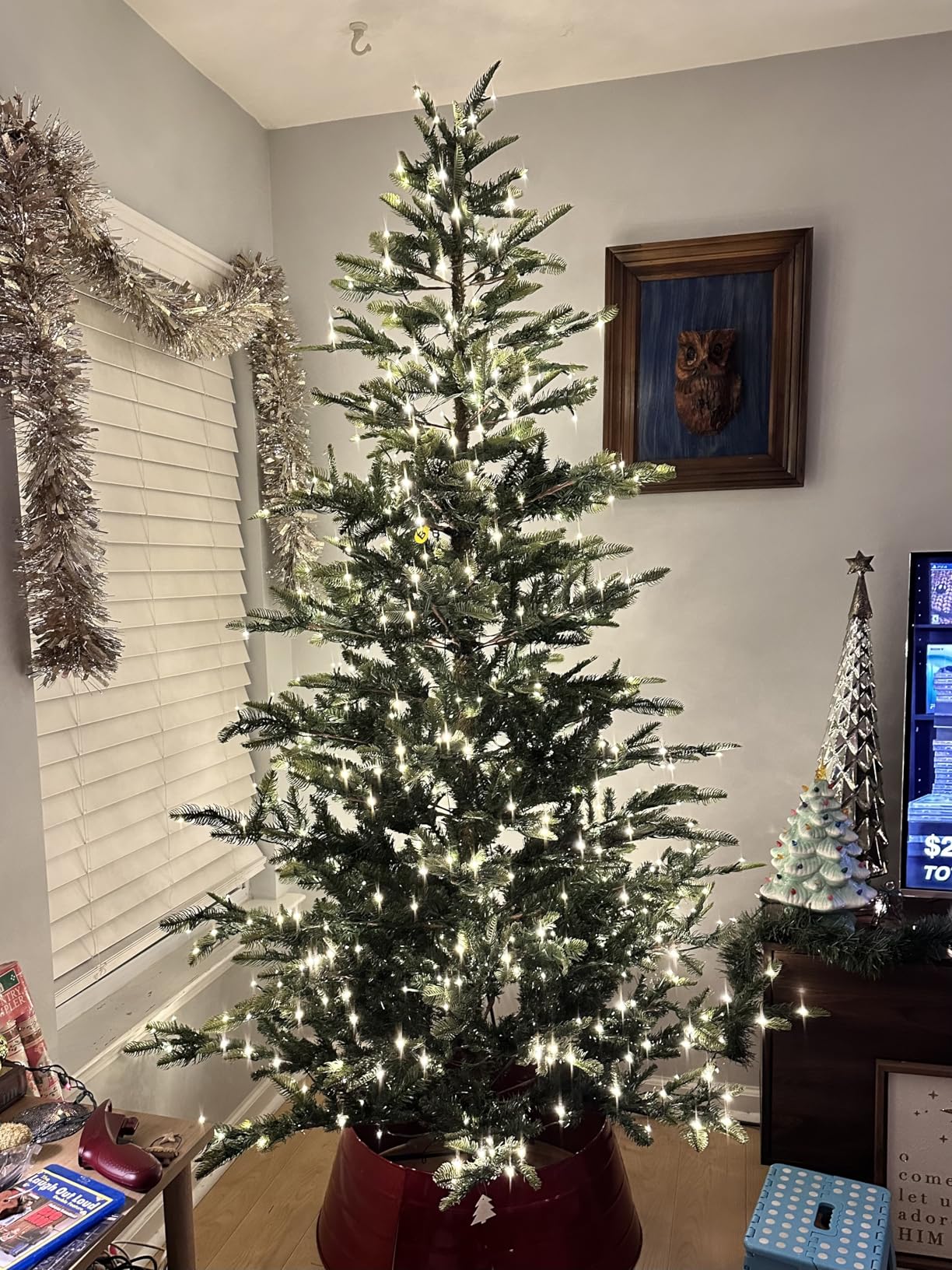 Naomi Home Prague 6.5ft Prelit Artificial Christmas Tree with Foot Pedal, 1197 Branch Tips, 450 Warm Lights and Metal Stand, 49