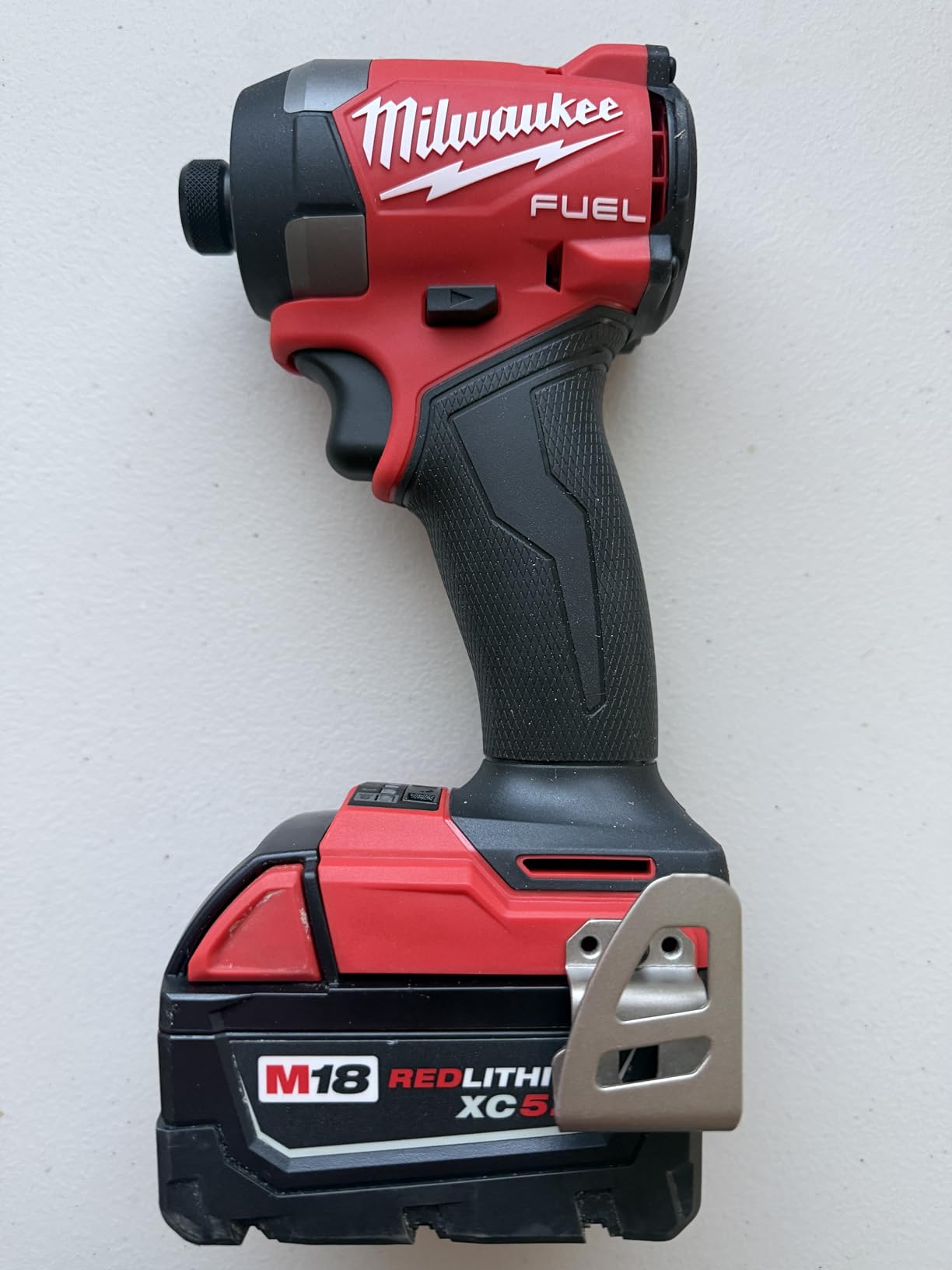 Milwaukee Electric - M18 Fuel. 1/4 HEX Impact Driver customer photo 2