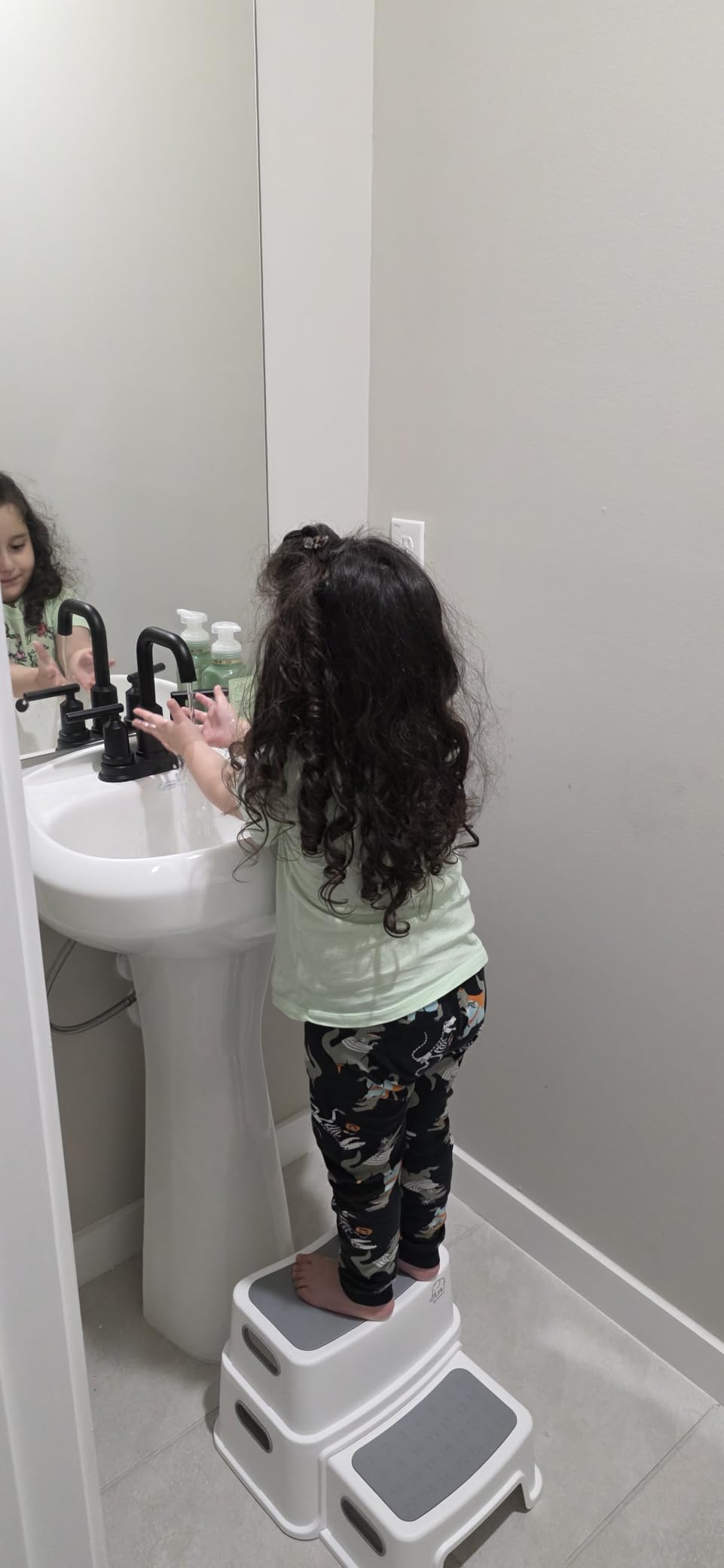 Forbena Toddler Step Stool for Bathroom Sink, 2 Step Stool for Kids Toilet Potty Training, Non-Slip Toddlers Baby Child Kid Plastic Poop Stools with Handle for Kitchen Counter Bed (White-Grey) customer photo 2