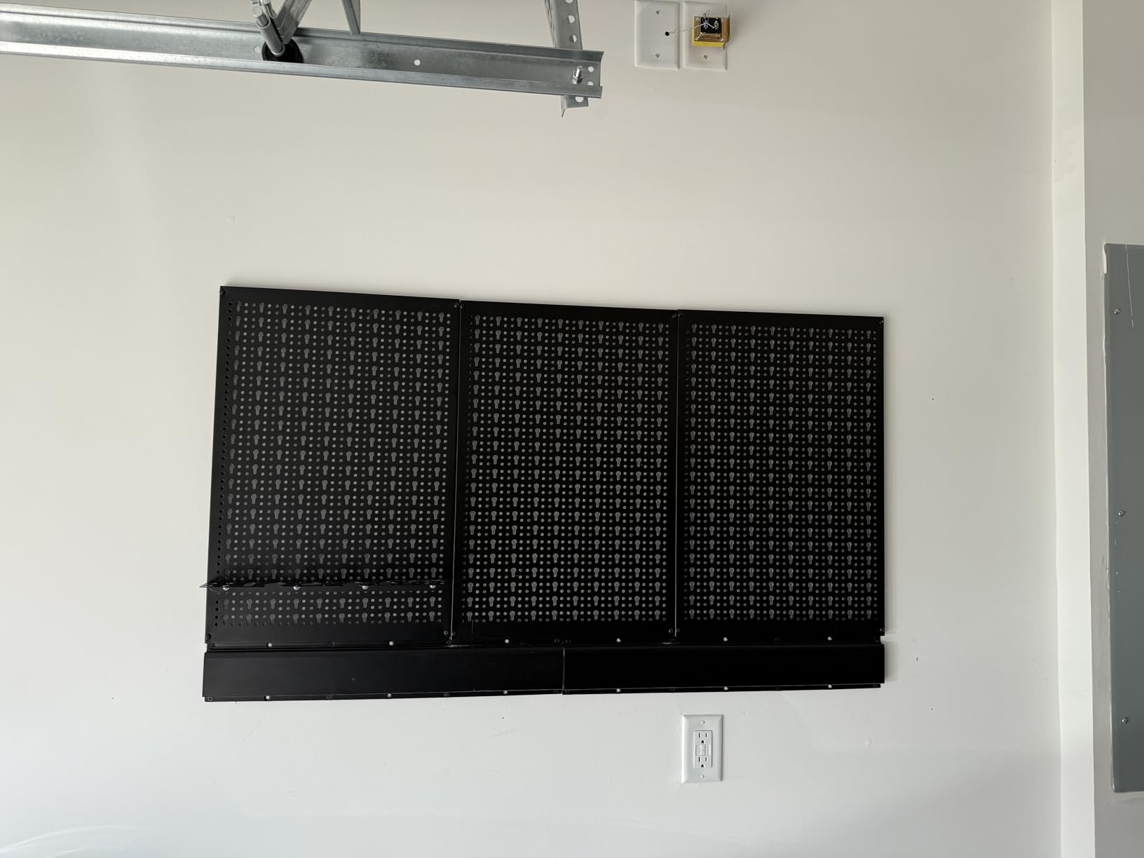 TORACK Metal Pegboard Wall Organizer System for Garage, 109 PCS Pegboard Accessories Tool Organizer Kit with Pegboard Bins, Hooks, Tool Storage Peg Board for Workbench(Black) customer photo 1