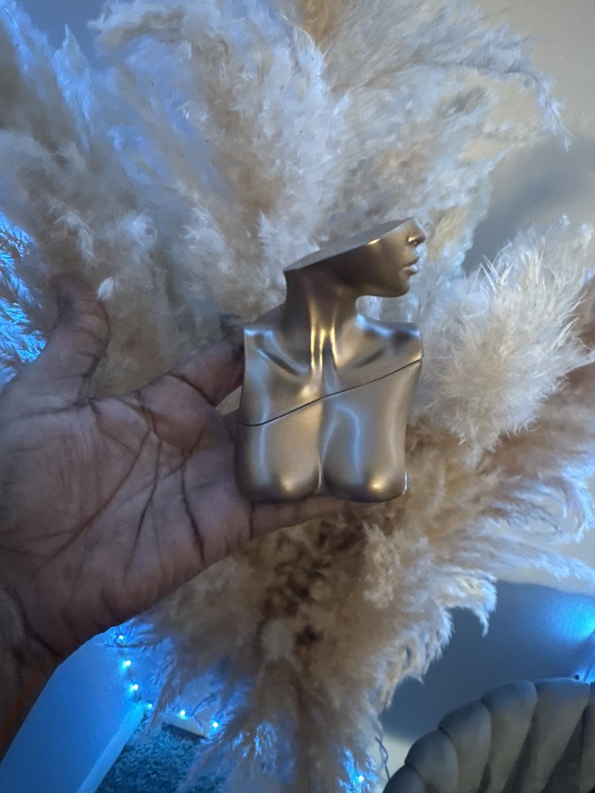 Billie Eilish Eau de Parfum Spray Perfume for Women, Notes of Sugared Petals, Vanilla & Musk,1.0 Fl Oz customer photo 1