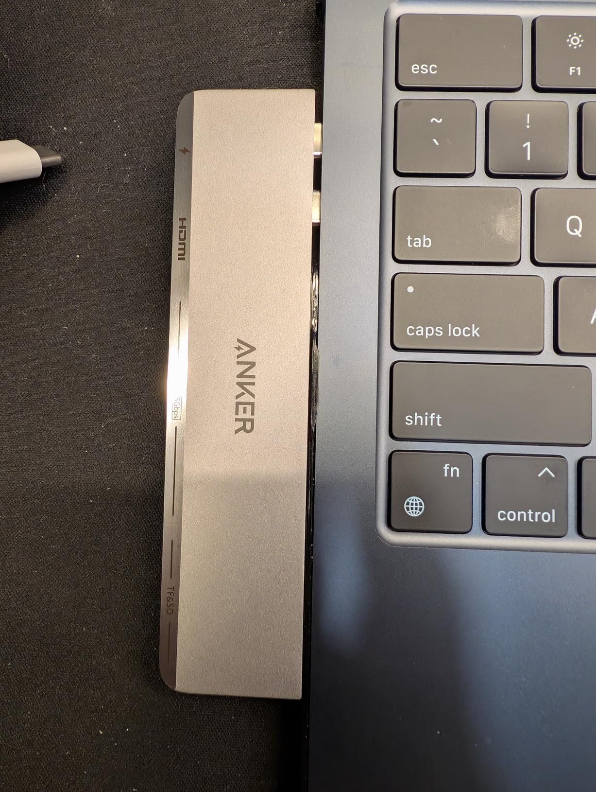 Anker USB-C Hub for MacBook, 7-in-2 Mac Dock with 4K@60Hz HDMI, Compatible with Thunderbolt 4, 1 Type C and 2 USB A Data Ports for MacBookPro 13 Inch, MacBookAir M4/M5, and More customer photo 1