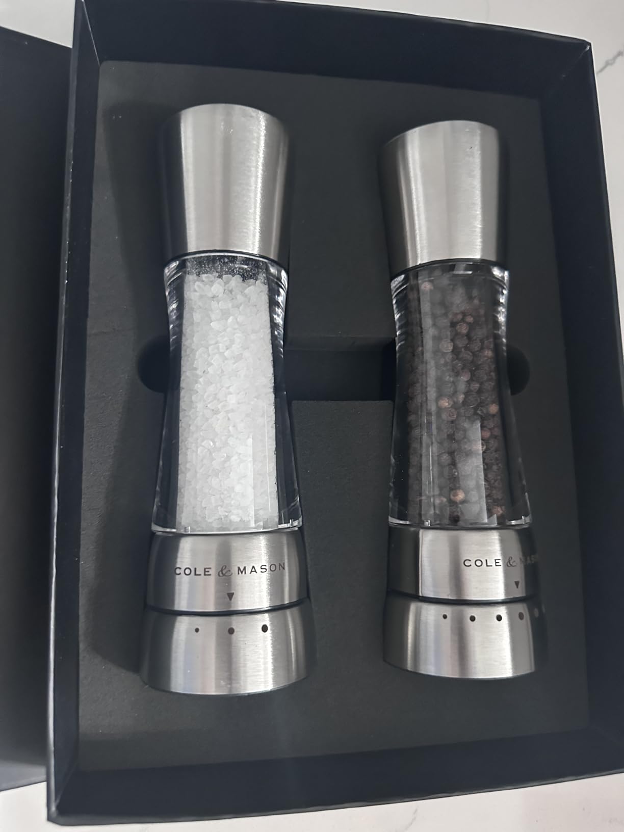 Cole & Mason H332293 Derwent Black Wood Salt and Pepper Mills, Gourmet Precision+, Adjustable Grind, Stained Beech/Acrylic, 190 mm, Gift Set customer photo 1