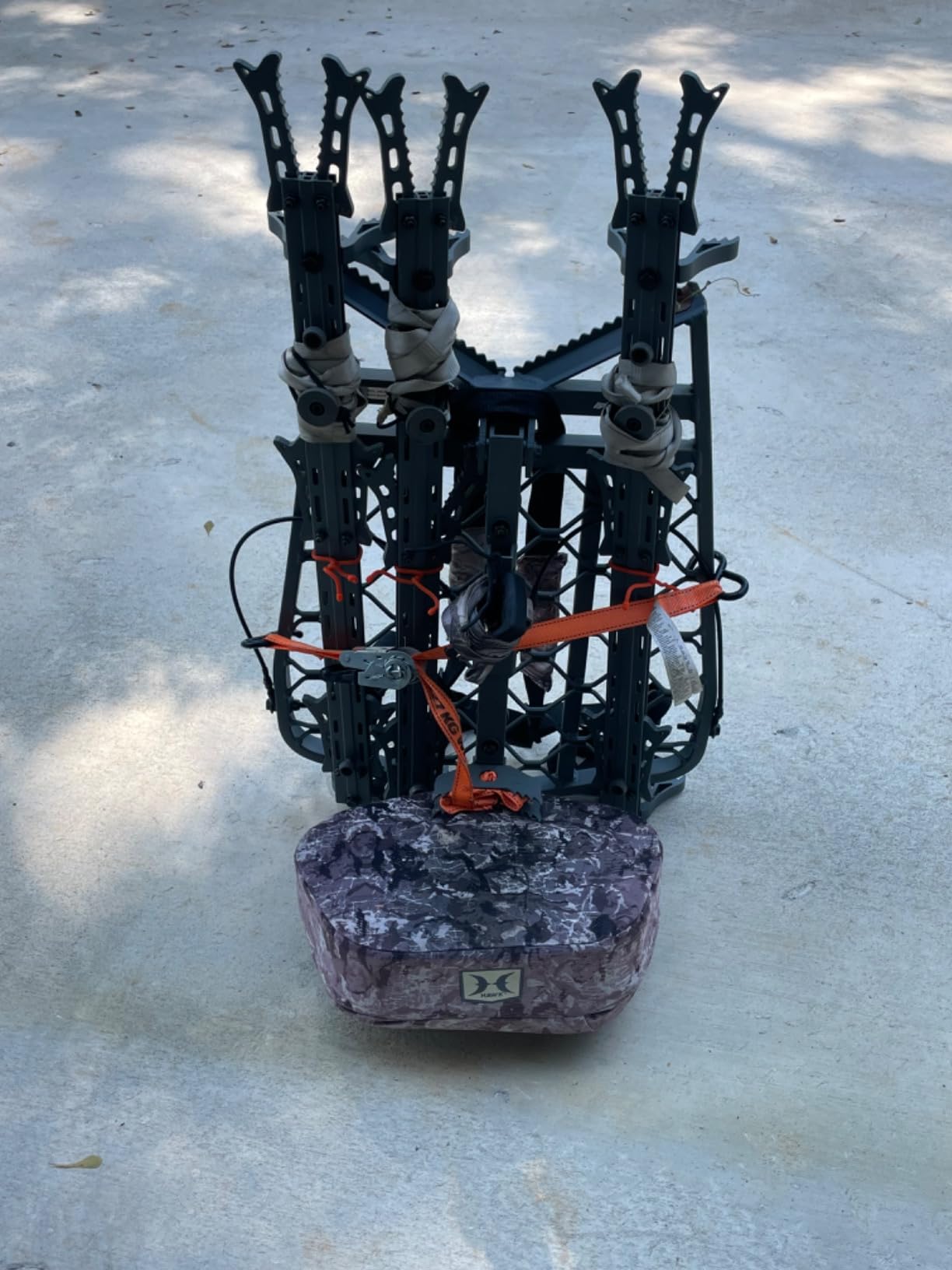 Hawk Combat Hang-On Hunting Tree Stand Platform Adjustable Treestand customer photo 1