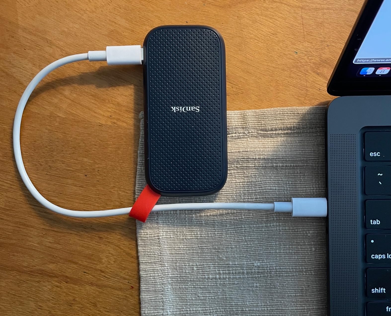 SANDISK 1TB Portable SSD - Up to 800MB/s, USB-C, USB 3.2 Gen 2 customer photo 1