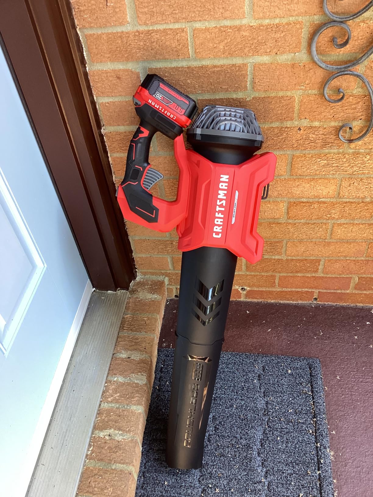 CRAFTSMAN Leaf Blower Cordless with Battery and Charger V20 RP, Up to 110 MPH Power, Handheld Electric Leaf Blower, Brushless Motor, Lightweight, 5.0Ah (CMCBL730P1) customer photo 1