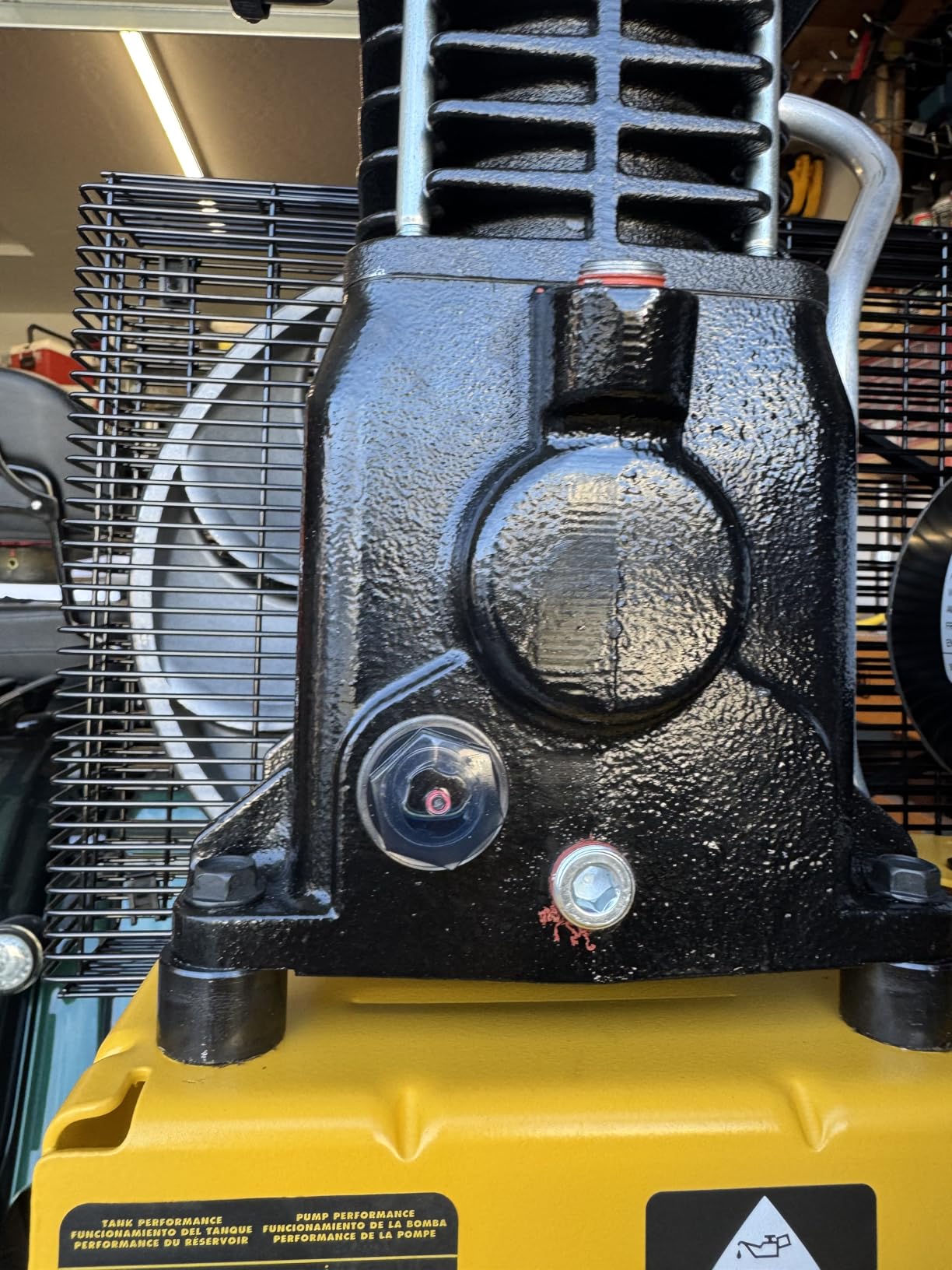 DEWALT 25 Gallon Vertical Air Compressor, Portable, Oil Lubed, Belt Drive, 200 Max PSI, Efficient Portable Air Compressor for Industrial Use, High-Performance 25 Gallon Air Compressor customer photo 2