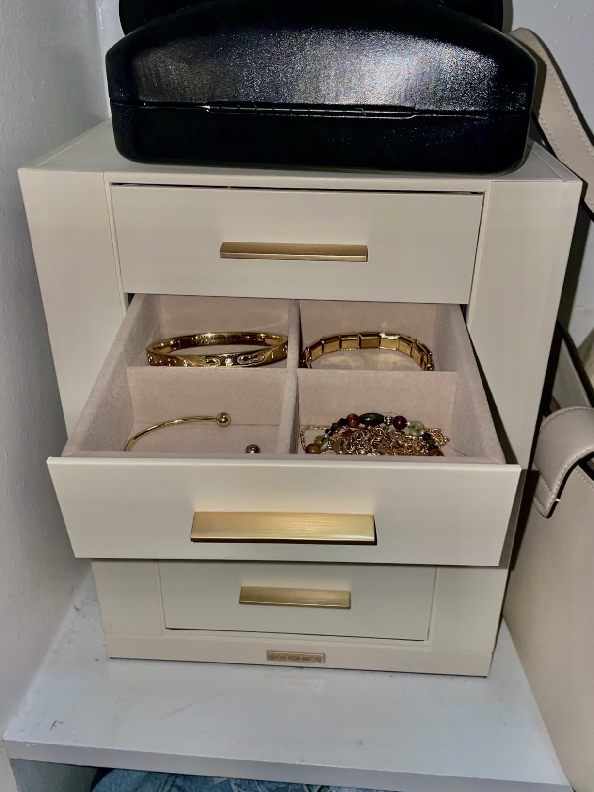 SONGMICS GISELLA Collection - Jewelry Box Organizer 360° Rotating, Vertical Jewelry Storage Case with 5 Drawers, Glass Window, Spacious, Open Design, Great Gift, Cloud White UJBC170W01 customer photo 1