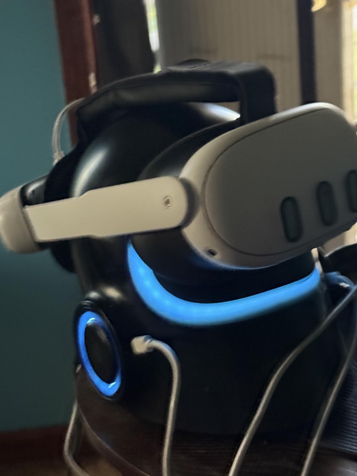 Meta Quest 3 512GB | VR Without Wires - Gorilla Tag Cardboard Monkenaut Bundle - Amazon Exclusive - Access to 100+ Games with a 3-Month Trial of Meta Horizon+ Included | Includes 512GB headset, 2 controllers, charging cable and power adapter for gaming, fitness and entertainment customer photo 2