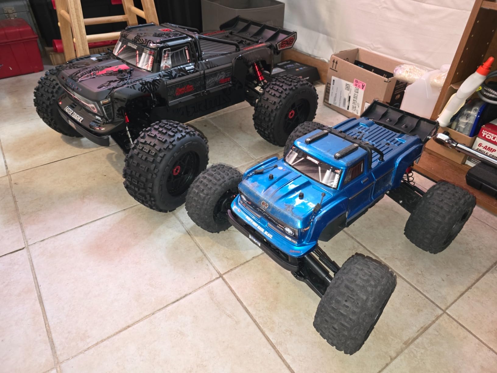 ARRMA RC Truck Outcast 4X4 8S BLX 1/5 Stunt Truck RTR, Battery and Charger Not Included, ARA5810V2T1 customer photo 1