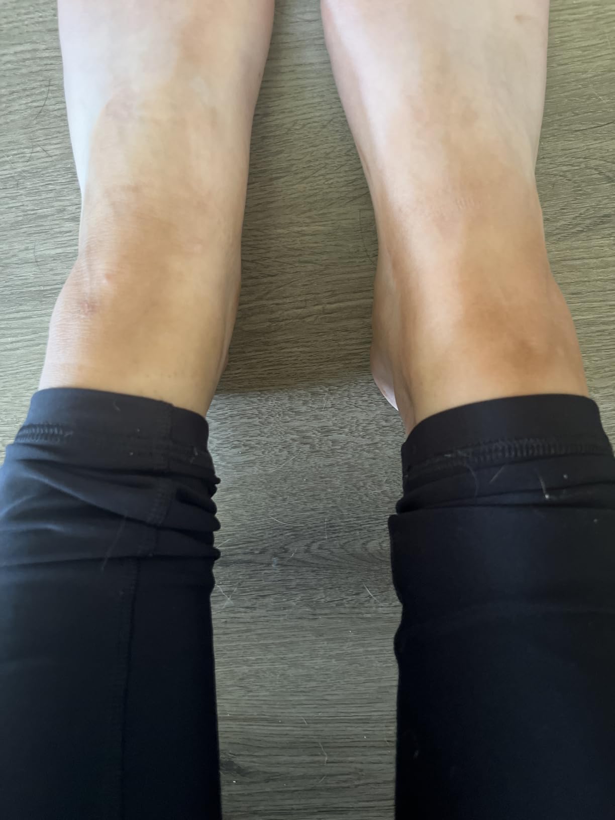 b.tan Insanely Dark Clear Self Tan Gel | Glow Your Own Way Next Level - Best, Transfer-Resistant Sunless Tanning Lotion, Ultra Quick Bronze, No Fake Tanner Smell, 16 Fl Oz customer photo 1