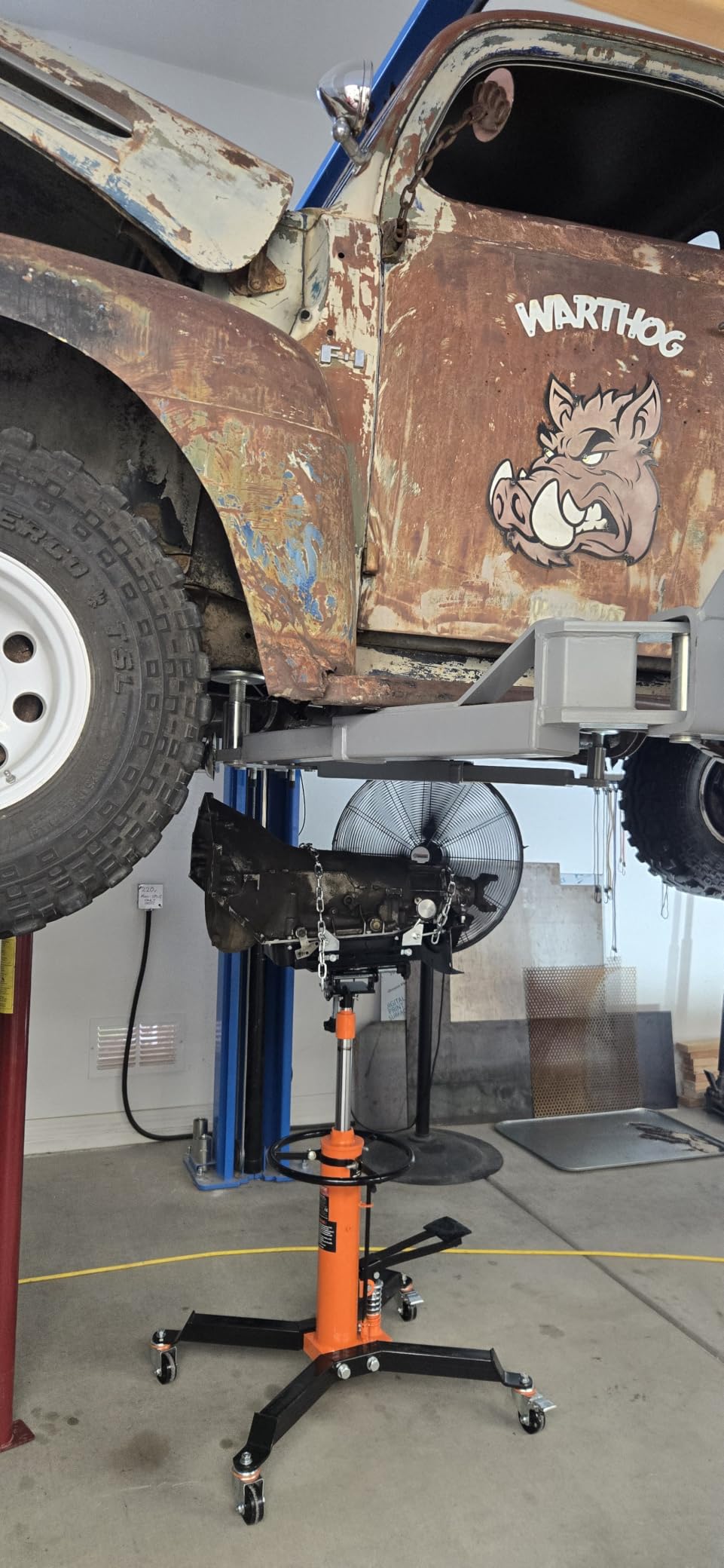 VEVOR Transmission Jack, 1322 LBS Hydraulic Telescoping Transmission Jack, 32