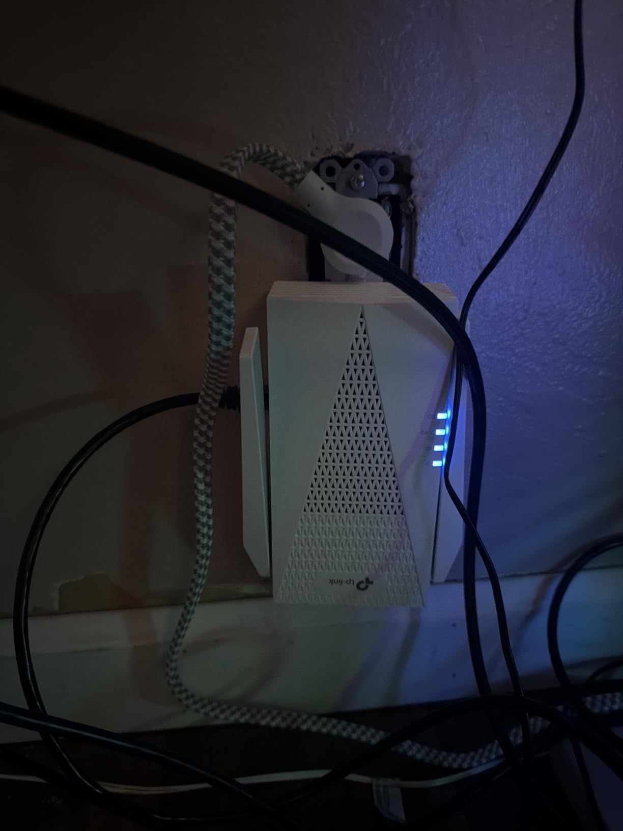 TP-Link RE615X AX1800 WiFi 6 Range Extender w/Ethernet Port | 1.8G Dual-Band Wireless Repeater Amplifier | Up to 2100 Sq. Ft., 64 Devices | EasyMesh Compatible customer photo 2