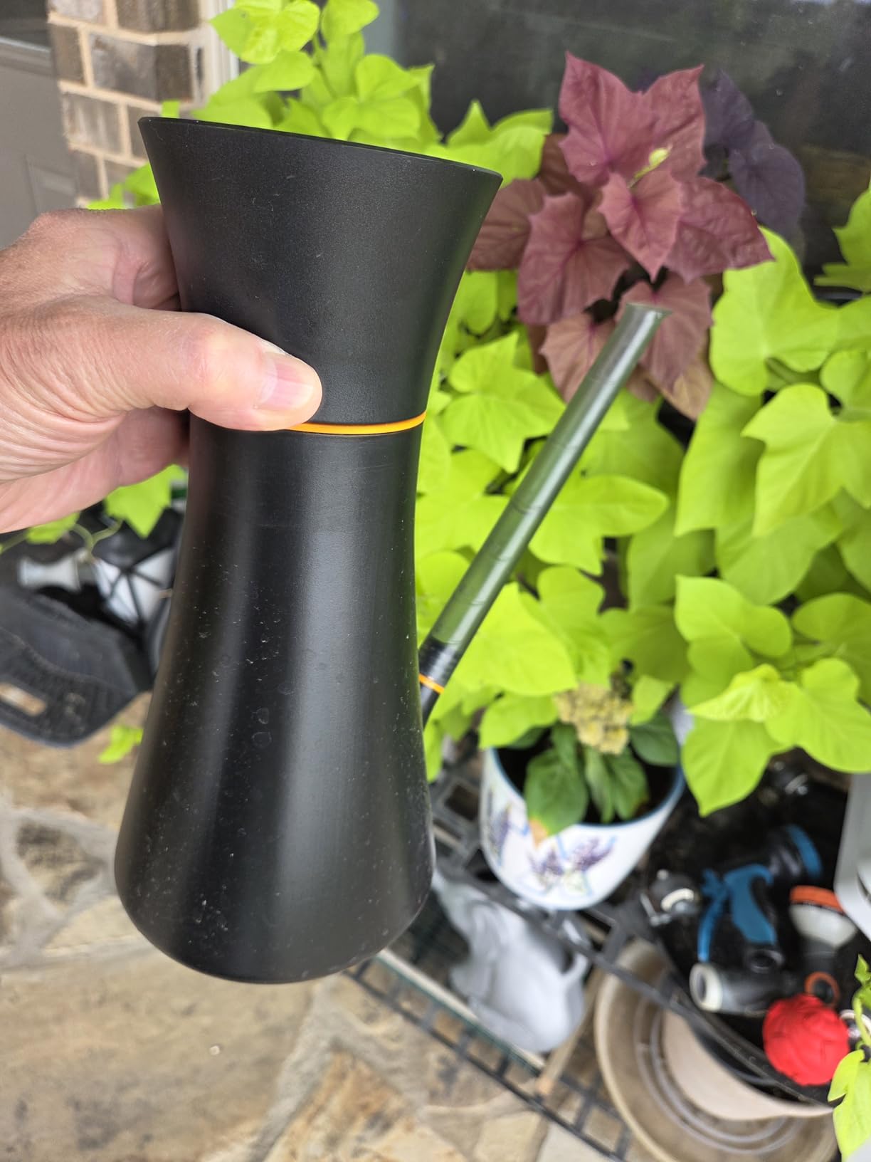 Fiskars Indoor Watering Can, Long Reach Spout for Precision Hydration on House Plants, Flowers & Garden, Anti-Drip Nozzle with Translucent Volume Markings, Ergonomic Recycled Plastic Body, 40 oz customer photo 2
