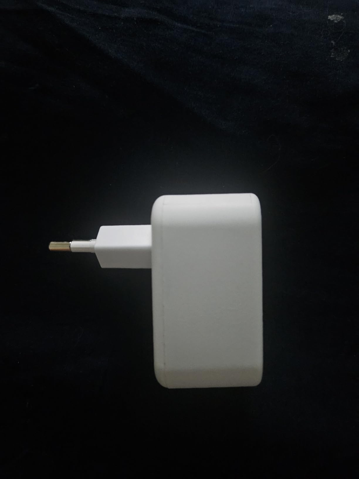 HANYCONY European Travel Plug Adapter, International Power Adapter, US to Europe, 2 Outlets 3 USB Ports (2 USB C), Type C Plug Adapter to Italy Spain France Portugal Iceland Germany customer photo 1