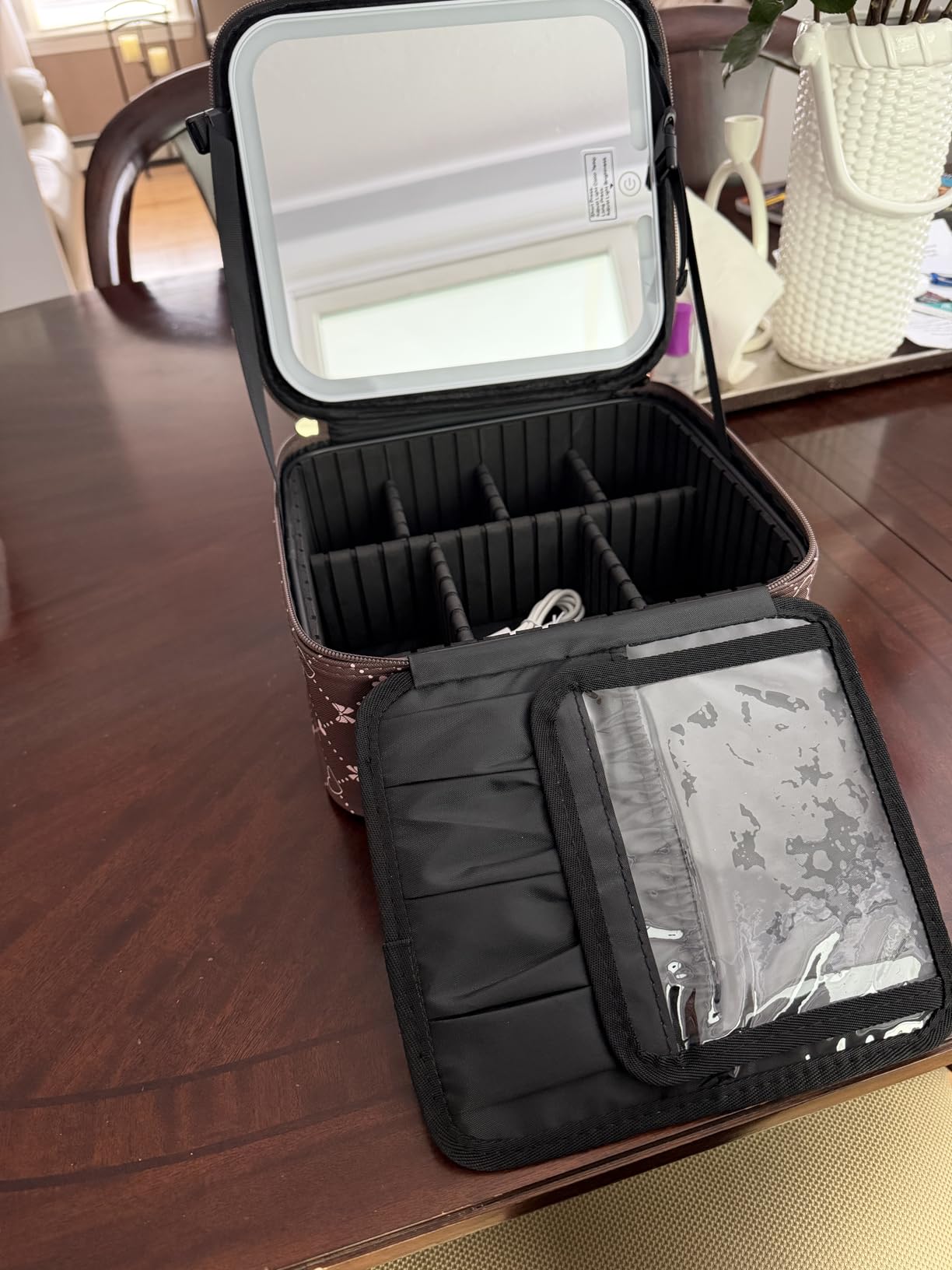 Relavel Travel Makeup Bag With LED Mirror, Cosmetic Train Case with Light up Mirror, Portable Makeup Artist Organizer Bag with Adjustable Dividers, Makeup Brush Holder Storage, Black customer photo 2