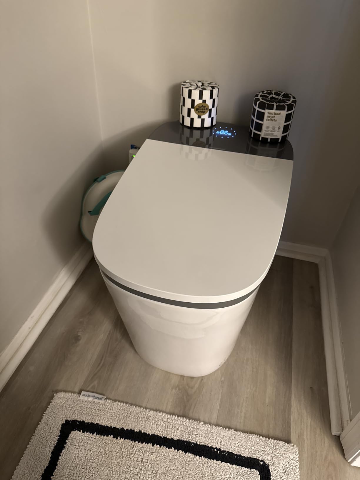 WOODBRIDGE Smart Toilet with 1000g MaP Flush Score, Foam Shield, Moving Dryer, ADA Comfort Height, Auto Flush, Blackout Flush, Auto Open & Close, Heated Seat, Bidet Toilet with Tank Built in (B0930S) customer photo 1