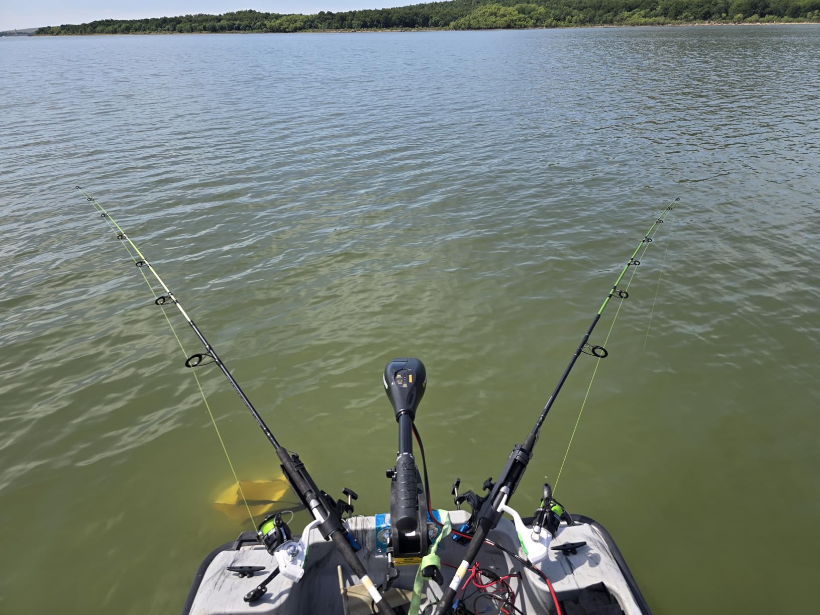 PLUSINNO 1/2/4 Pack Fishing Rod Holders for Boat, Fishing Rod Holder with Enlarge Clamp, Innovative Dual-V Shaped Design, Fit Round/Square Tube Boat Fishing, Fishing Gear, Fishing Gifts for Men customer photo 2