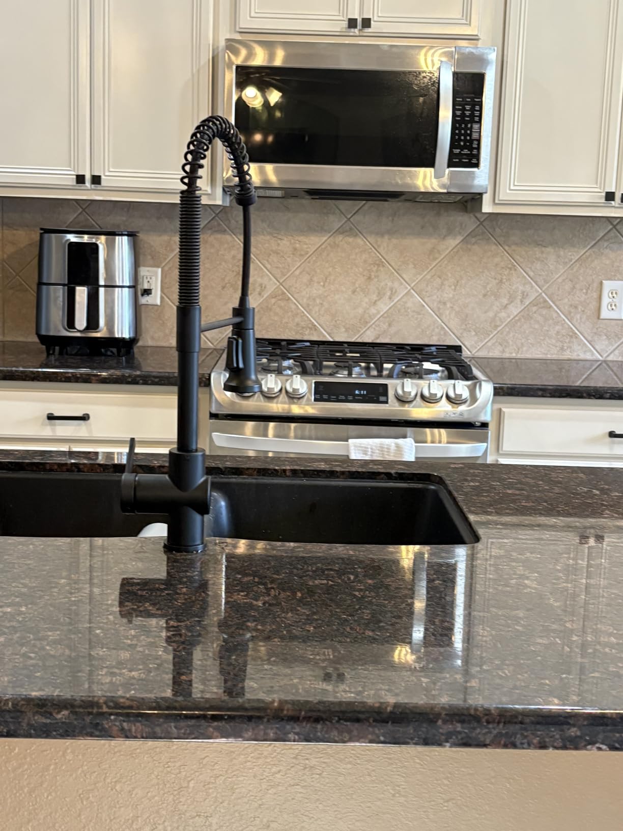 KRAUS Britt Commercial Style 2-Function Single Handle Pull Down Kitchen Faucet in Spot-Free Stainless Steel, KPF-1693SFS customer photo 1